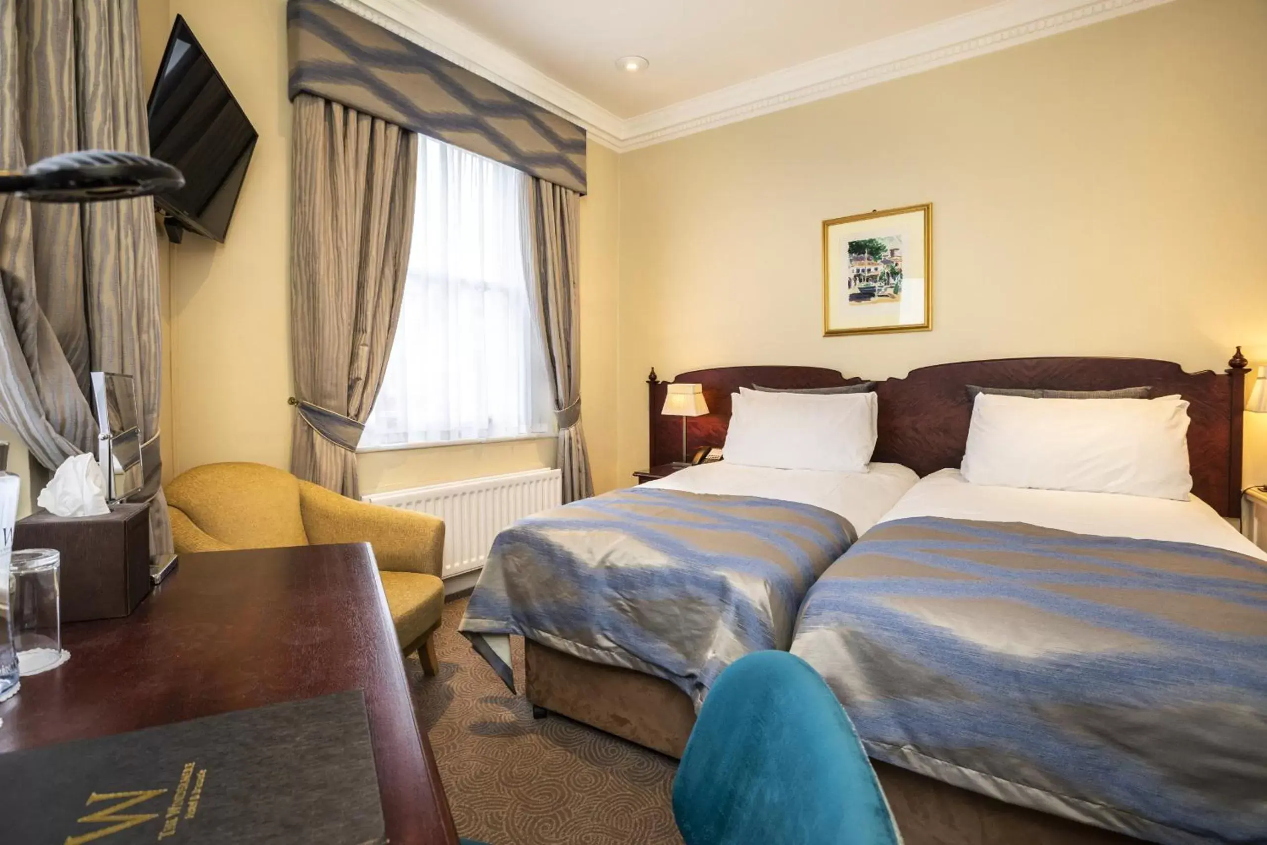 Standard Twin Room in The Windermere Hotel, London