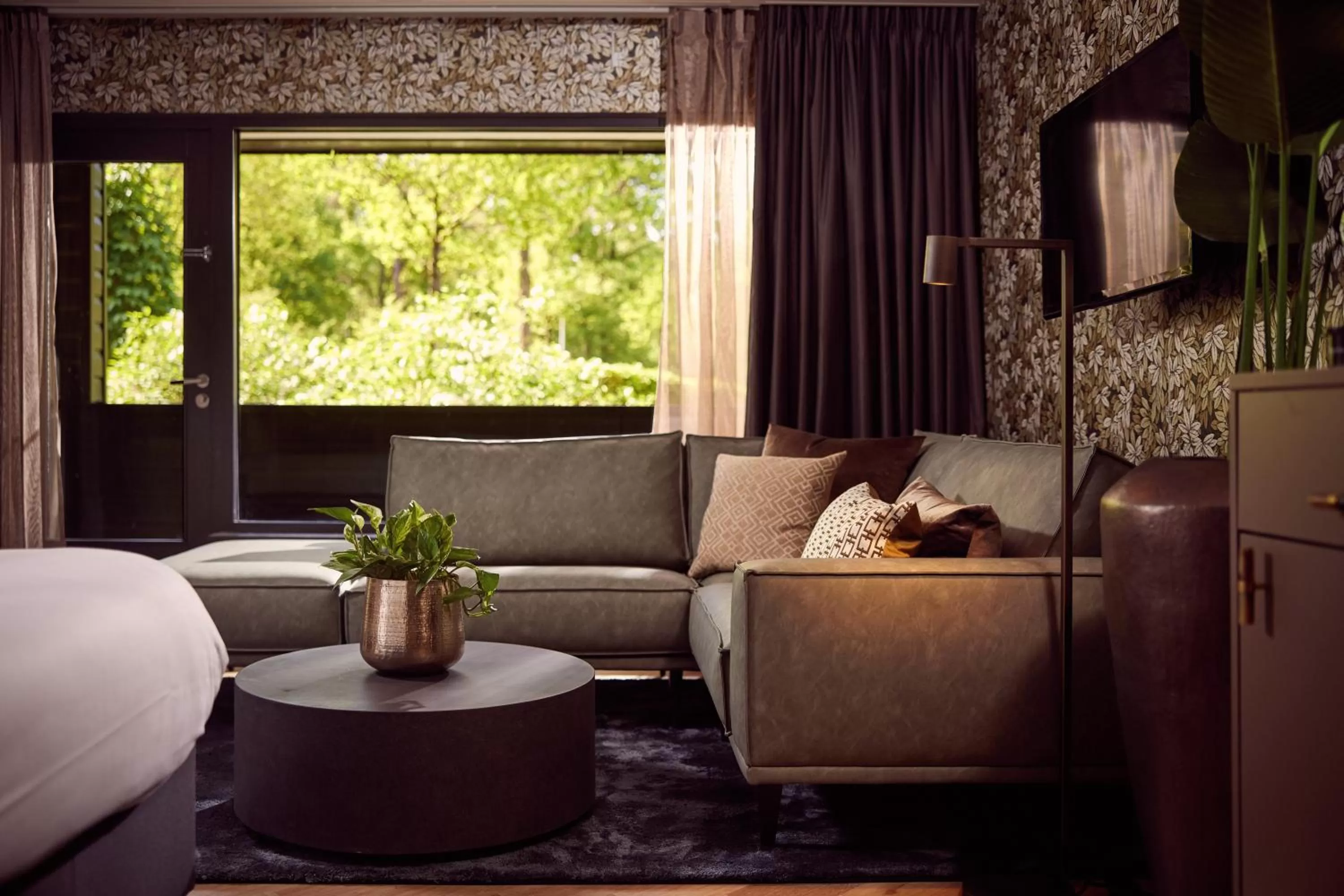 Living room in Van der Valk Hotel Arnhem