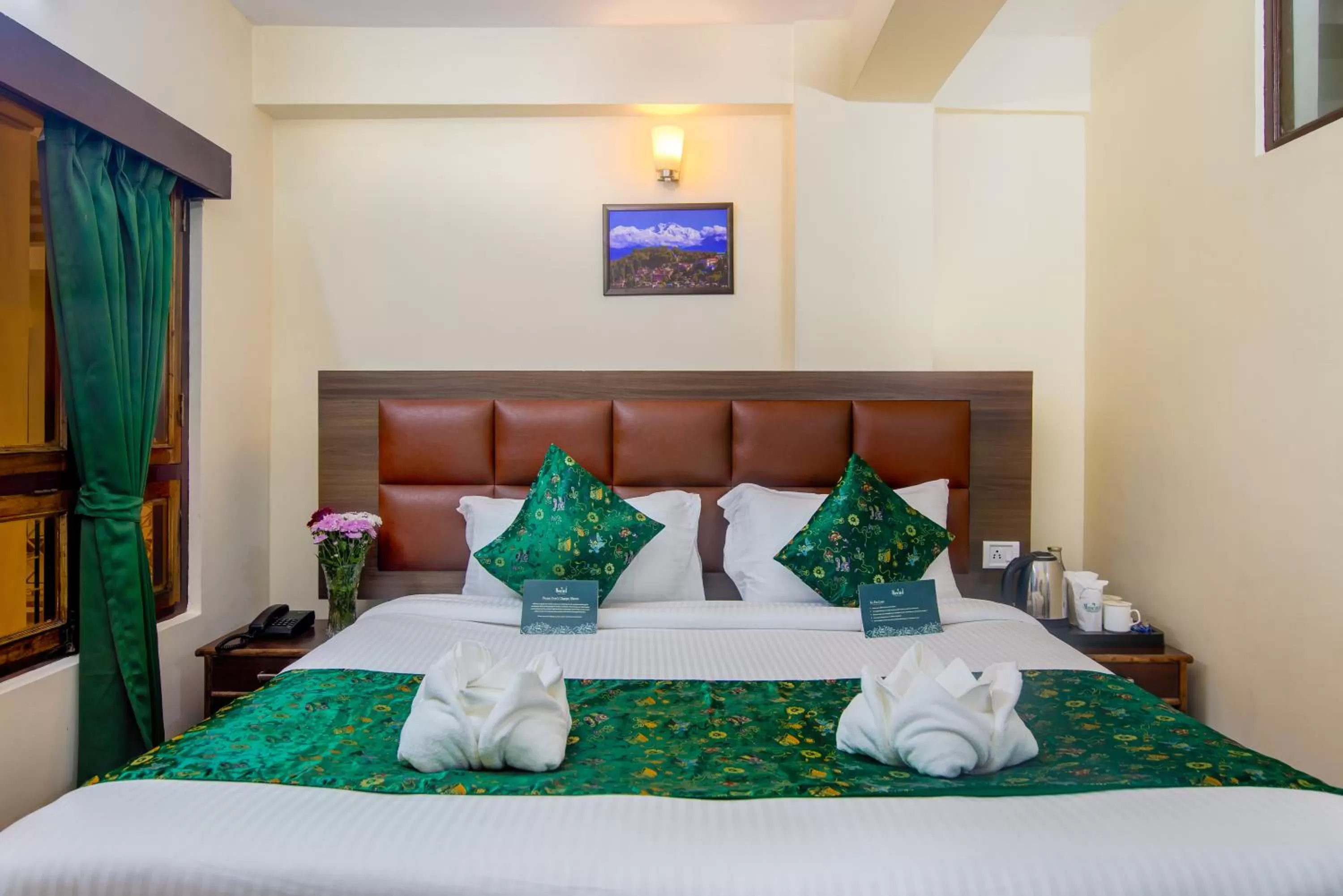 Bed in Muscatel BhumSang - 200 Mts from Mall Road