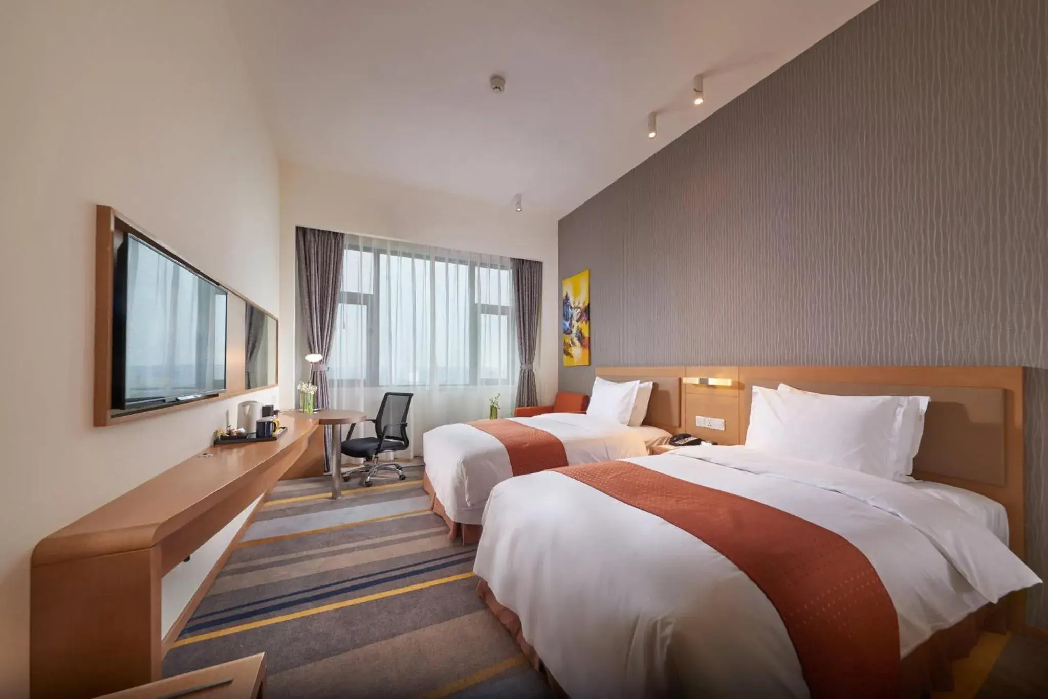 Photo of the whole room, Bed in Holiday Inn Express Chengdu Huanhuaxi, an IHG Hotel