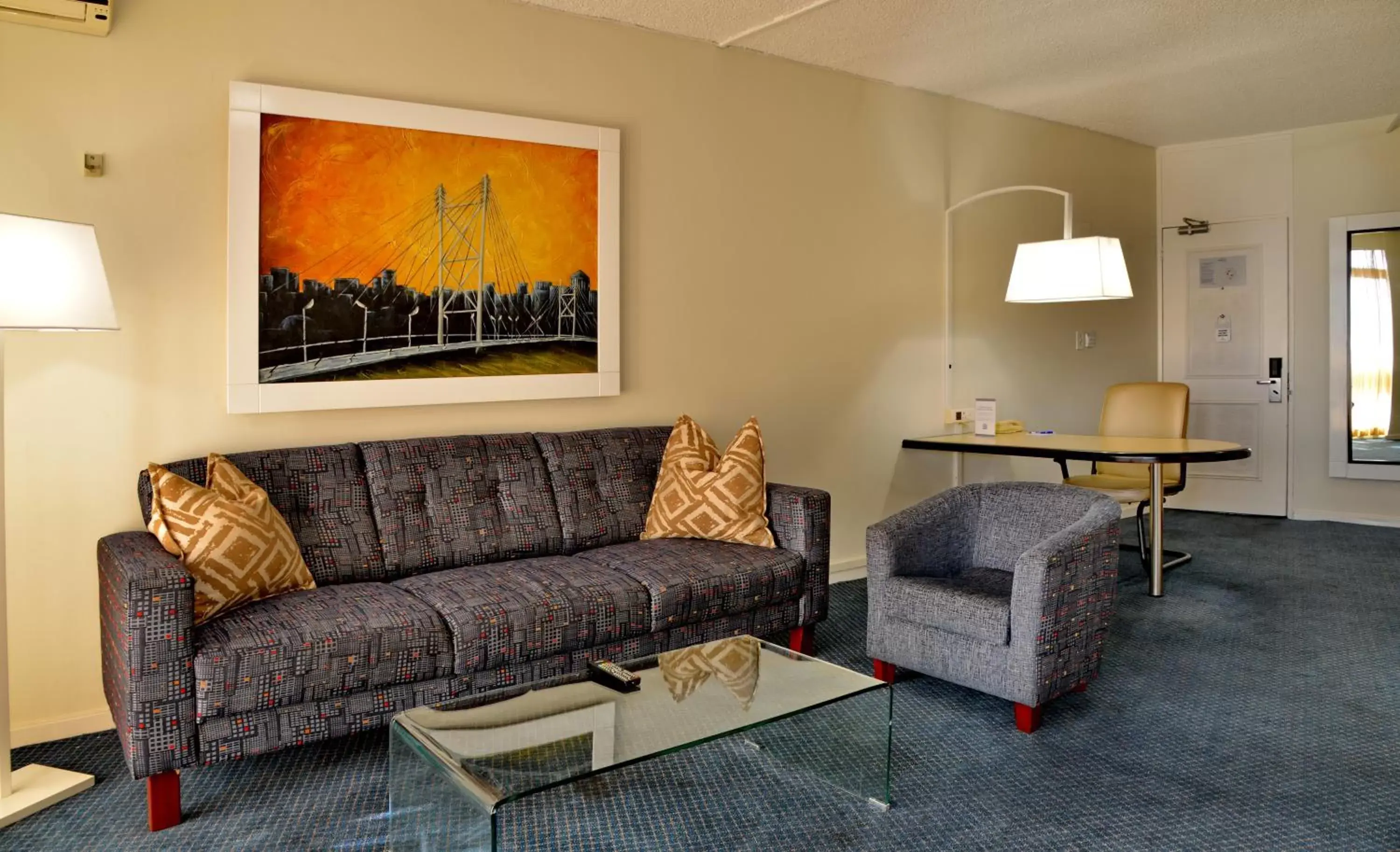 Living room, Seating Area in ANEW Hotel Parktonian Johannesburg