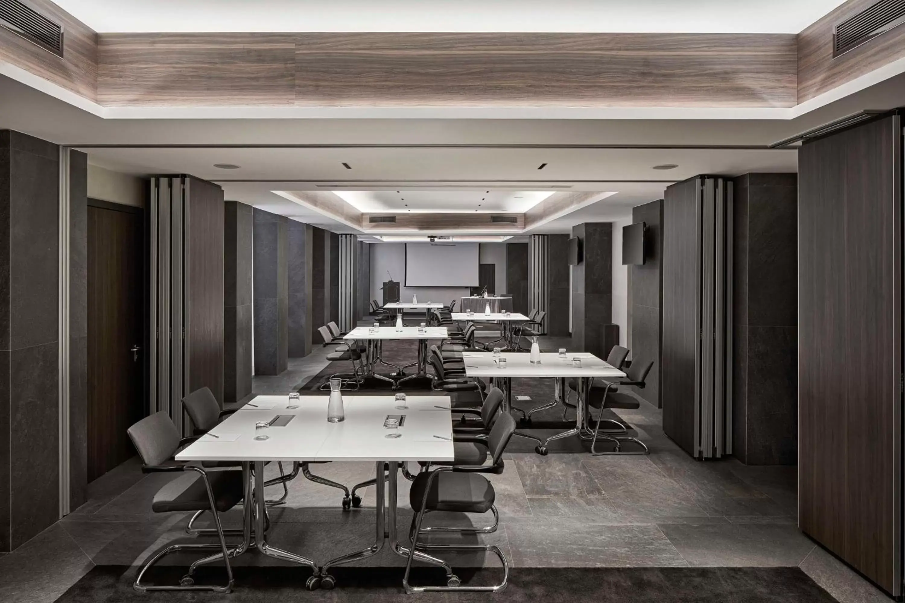 Meeting/conference room in Hyatt Centric Milan Centrale