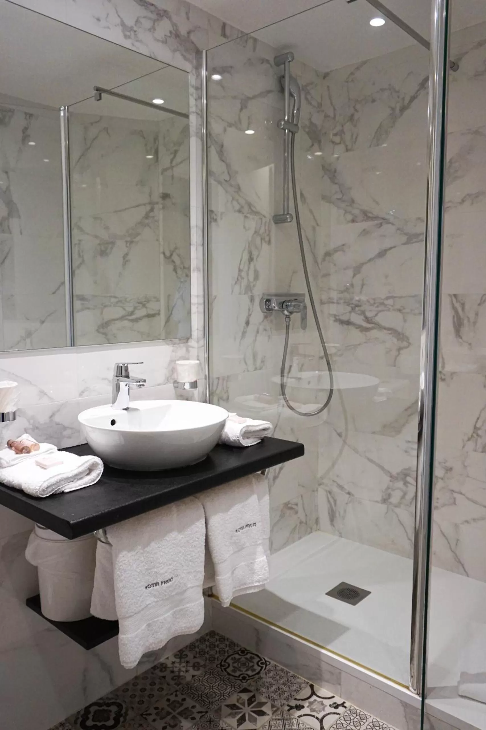 Superior Double Room in Villa Pruly Hotel Cannes Centre