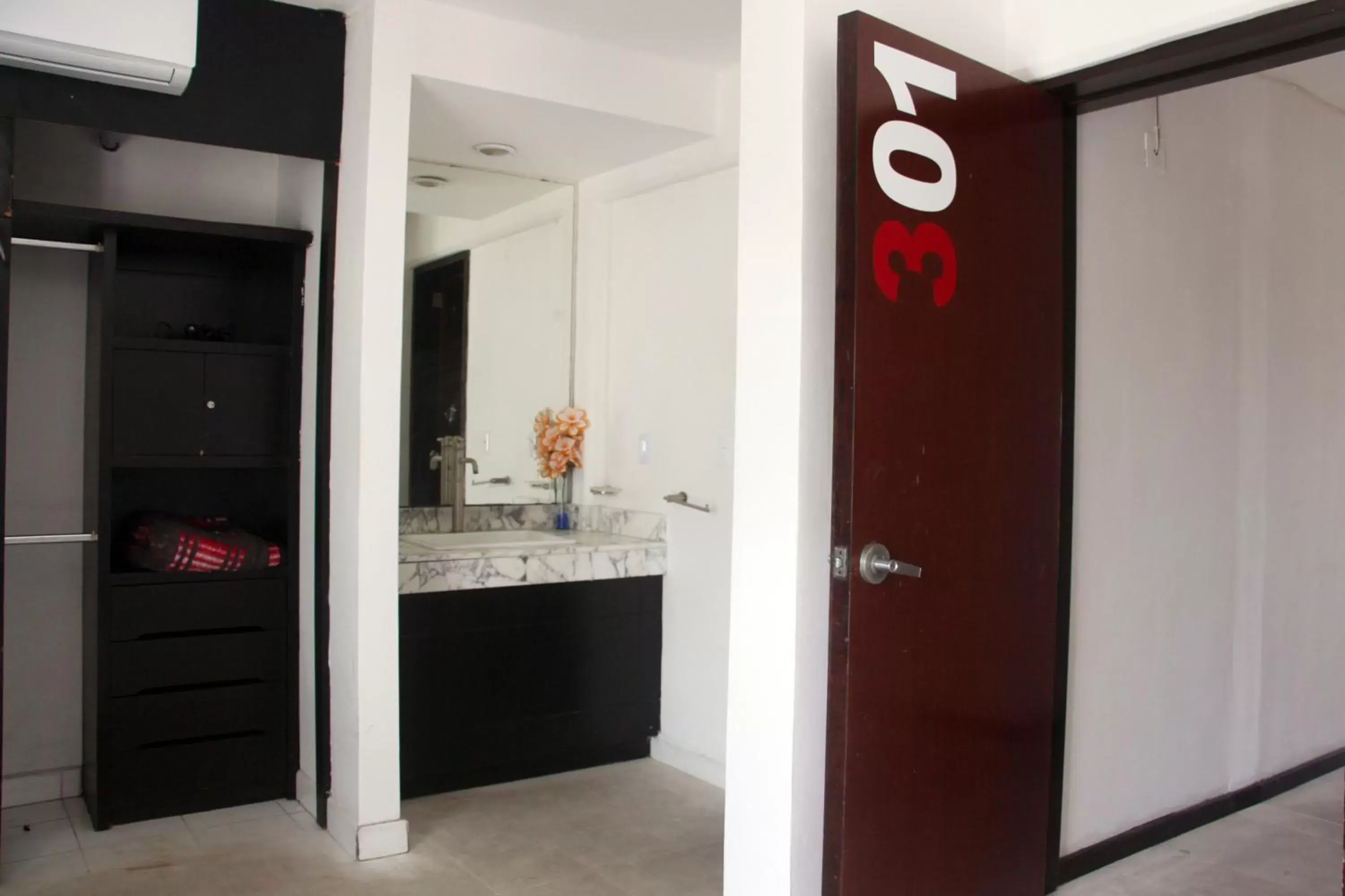 Bathroom in Hotel & Hostal Casa de Luz Cancun