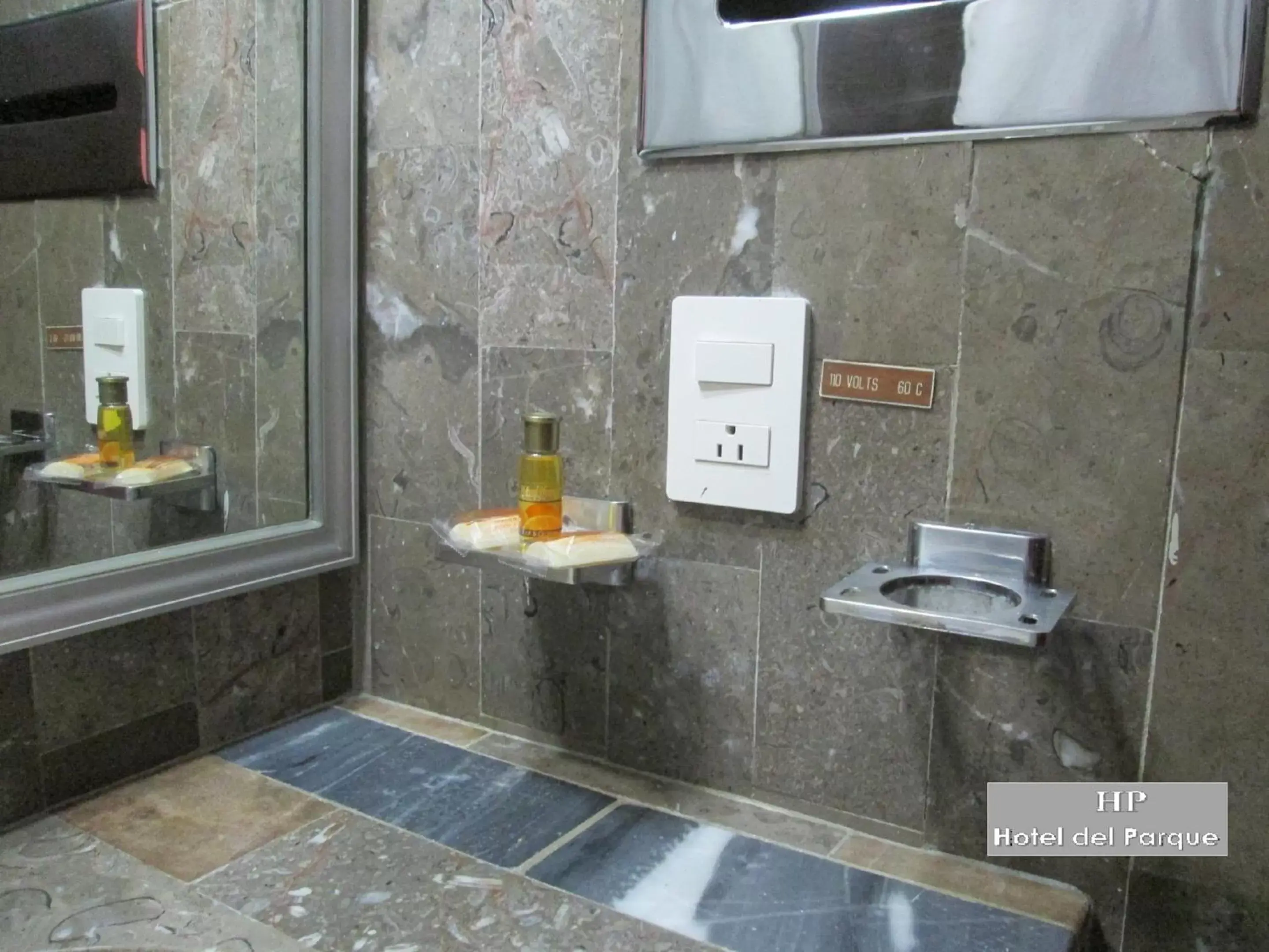 Bathroom in Hotel Del Parque