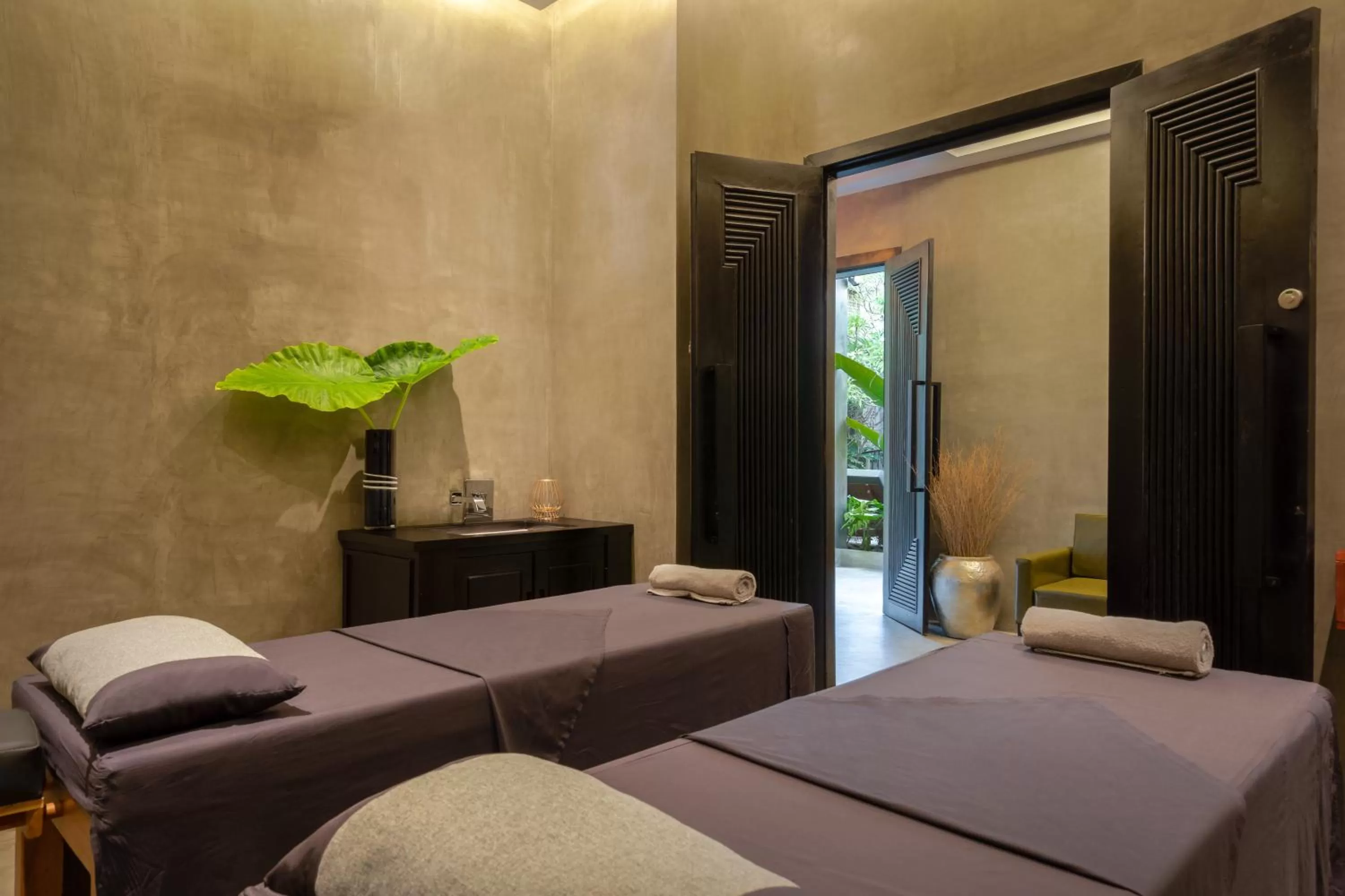 Massage, Bed in Eightfold Urban Resort
