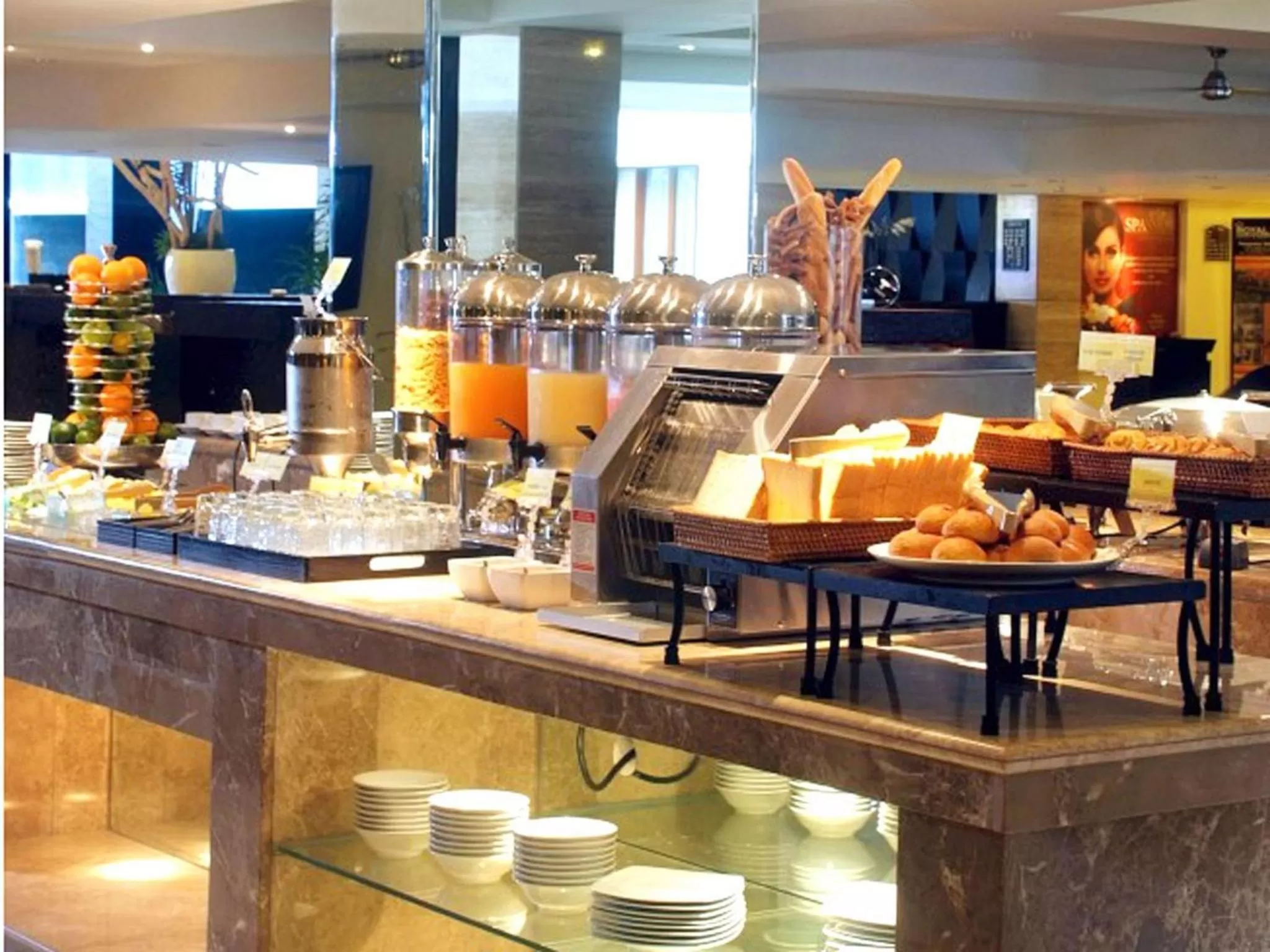 Restaurant/places to eat in Aston Kuta Hotel and Residence