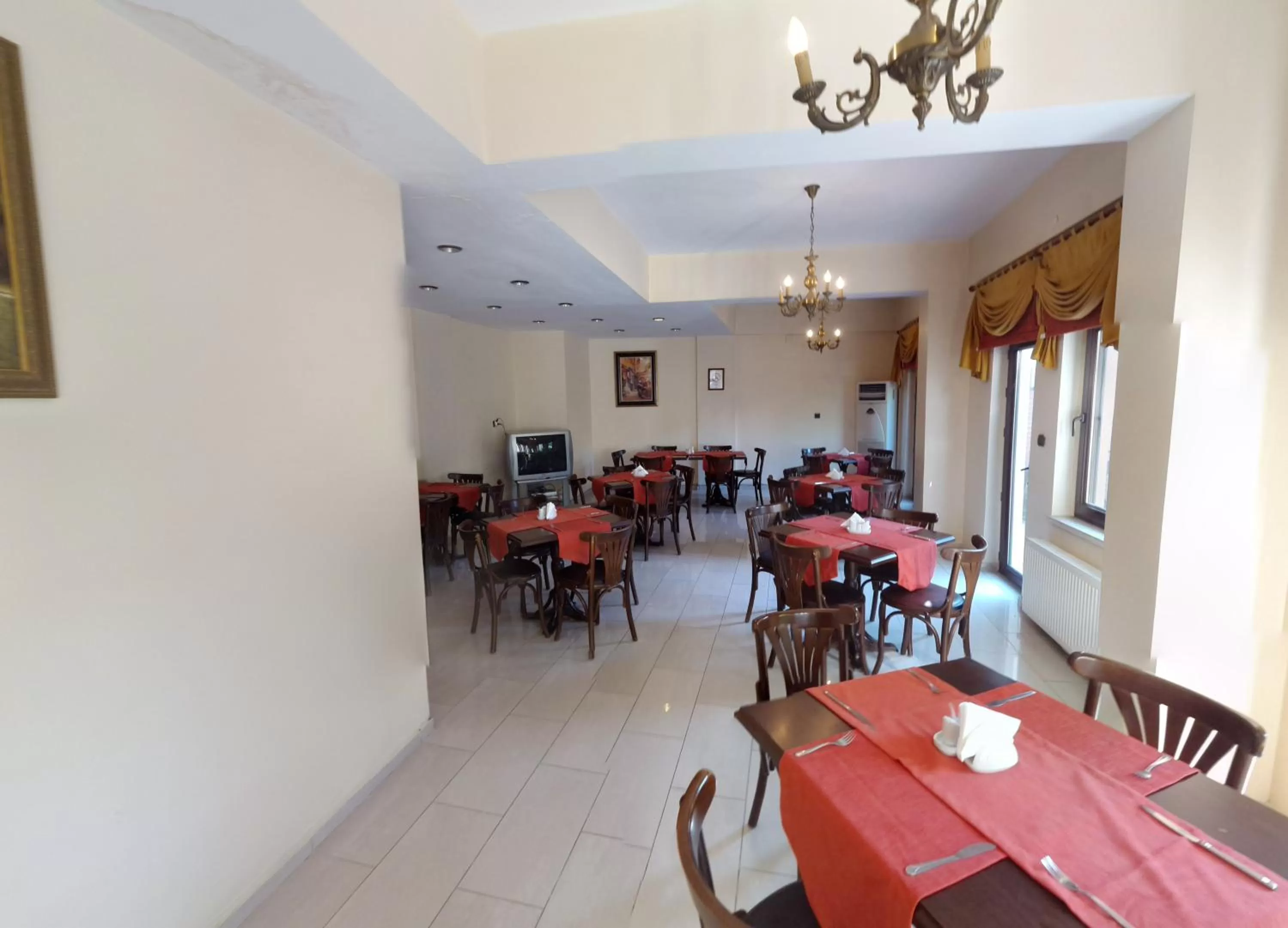 Restaurant/places to eat in Kervansaray Canakkale Hotel - Special Category