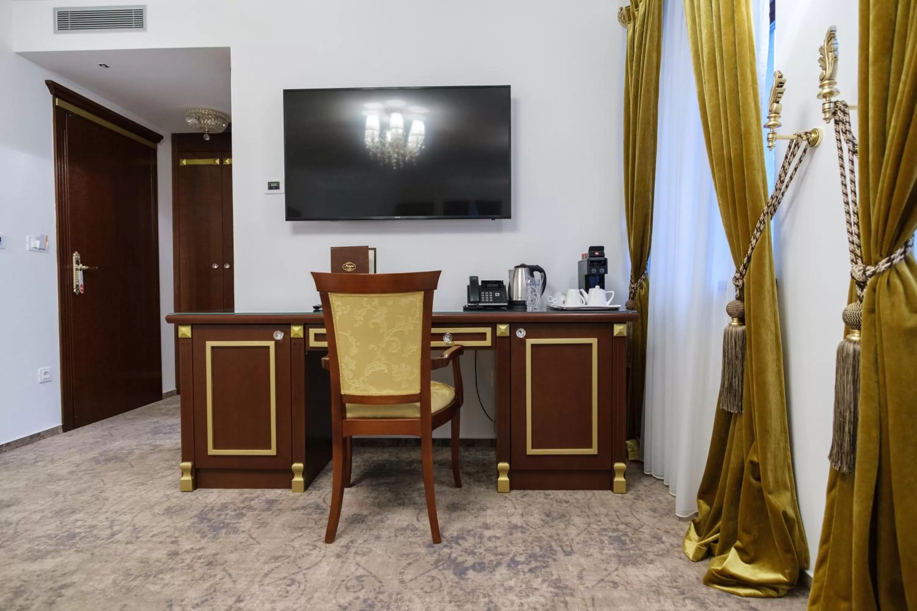 TV and multimedia in Integra Hotel