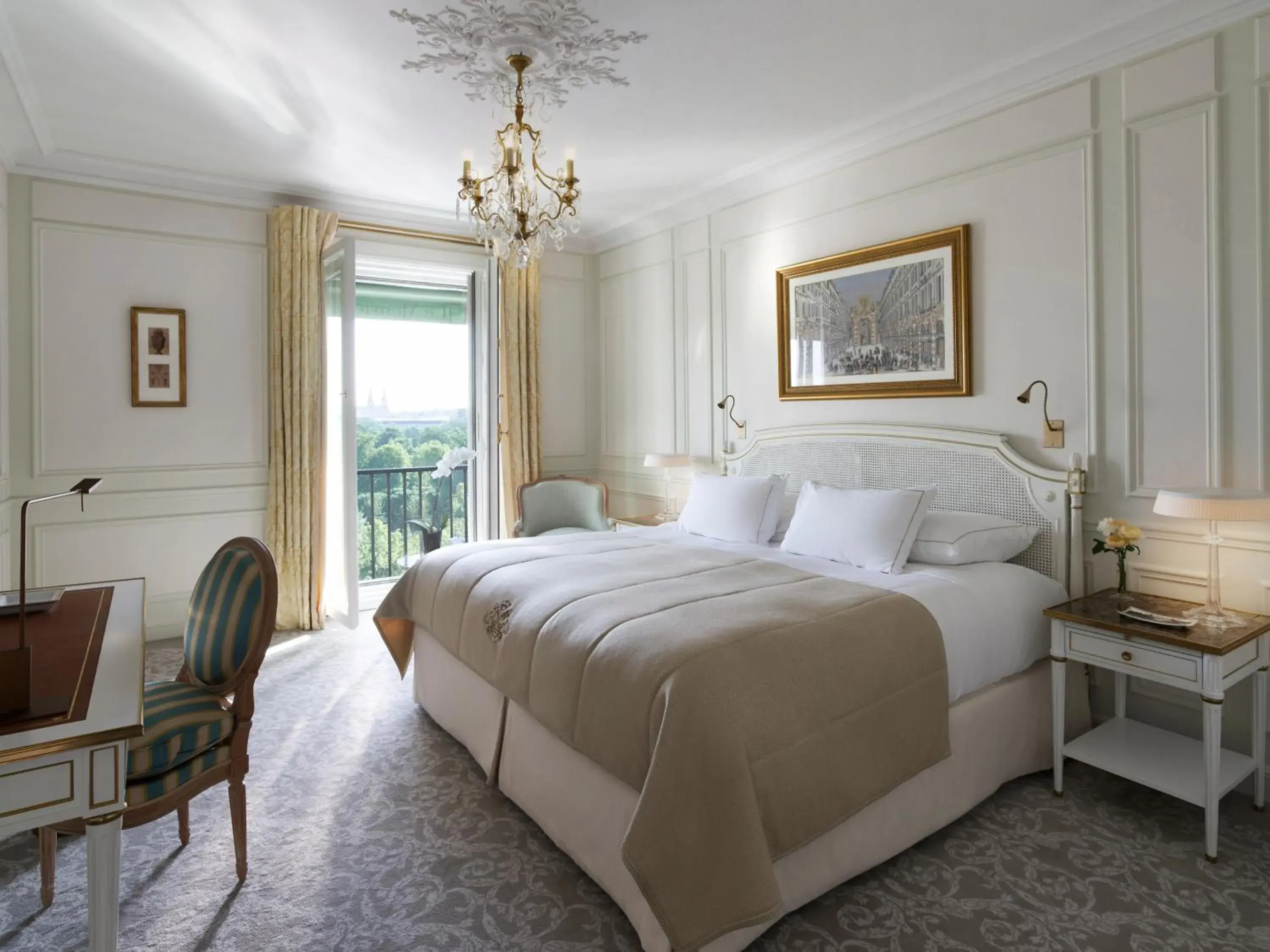Bed in Le Meurice - Dorchester Collection