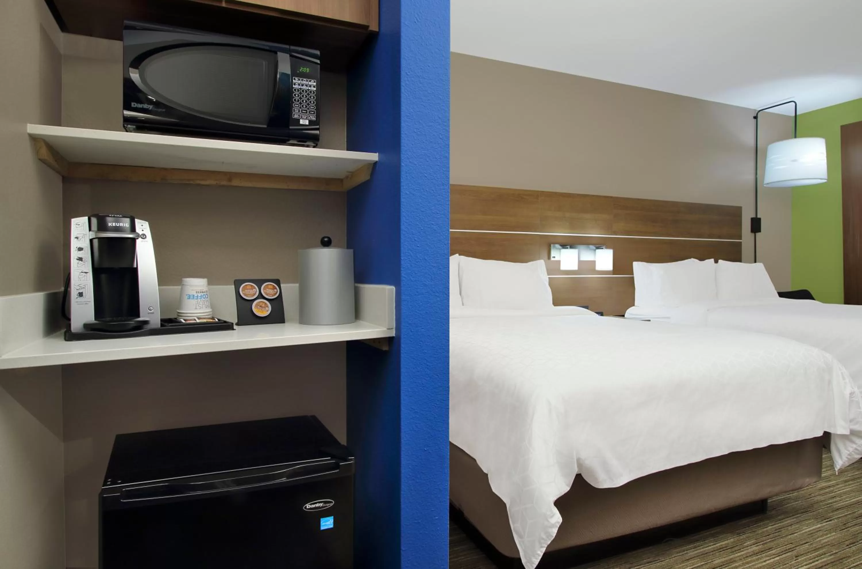 Photo of the whole room, Bed in Holiday Inn Express & Suites Dallas Frisco NW Toyota Stdm by IHG