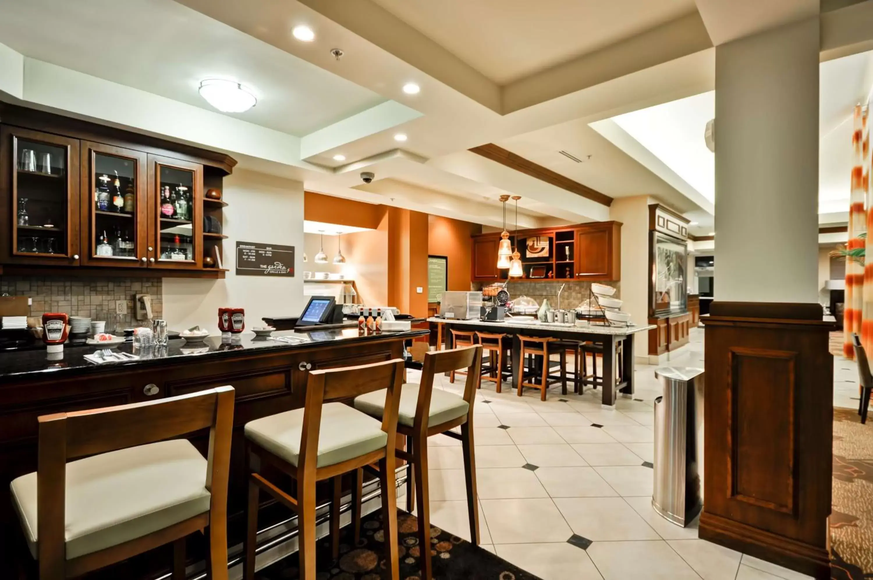 Lounge or bar, Restaurant/Places to Eat in Hilton Garden Inn Tampa Northwest/Oldsmar