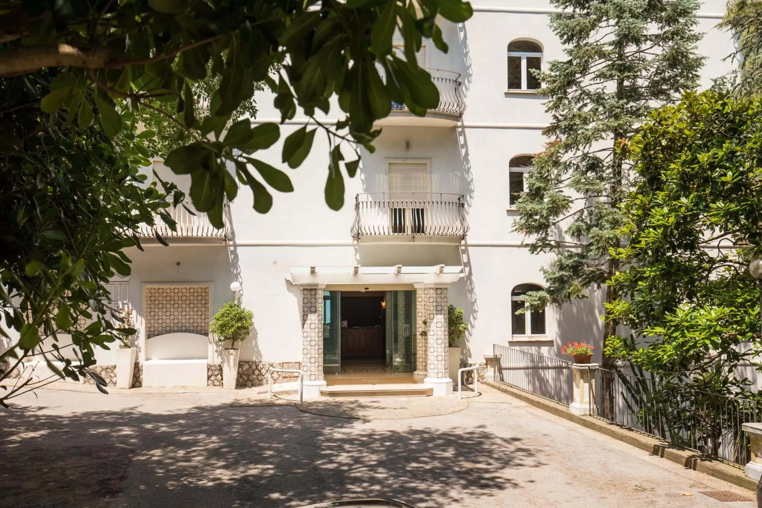 Facade/entrance, Property Building in Grand Hotel Hermitage