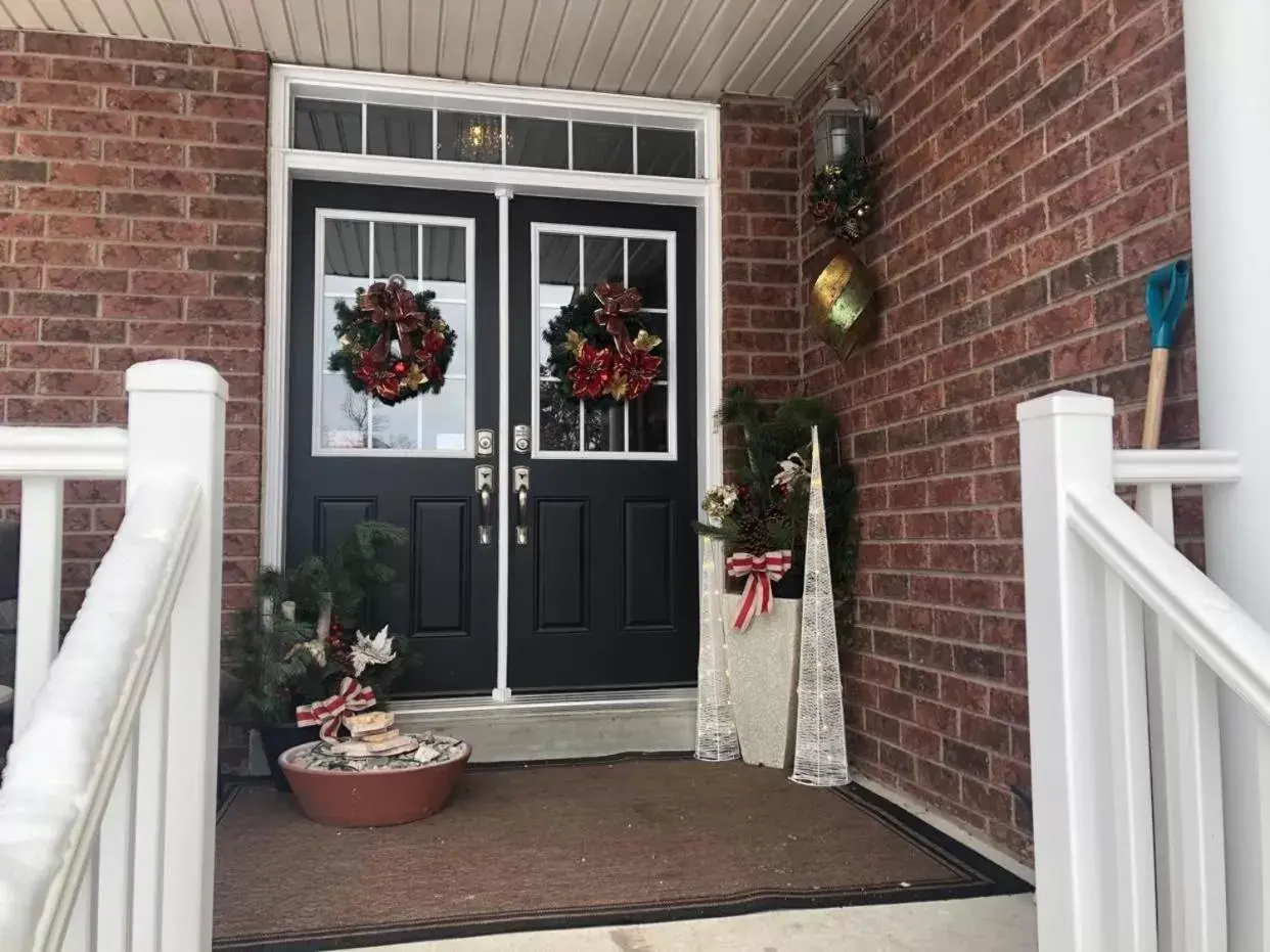 Facade/entrance in Willow Pond Satellite B&B