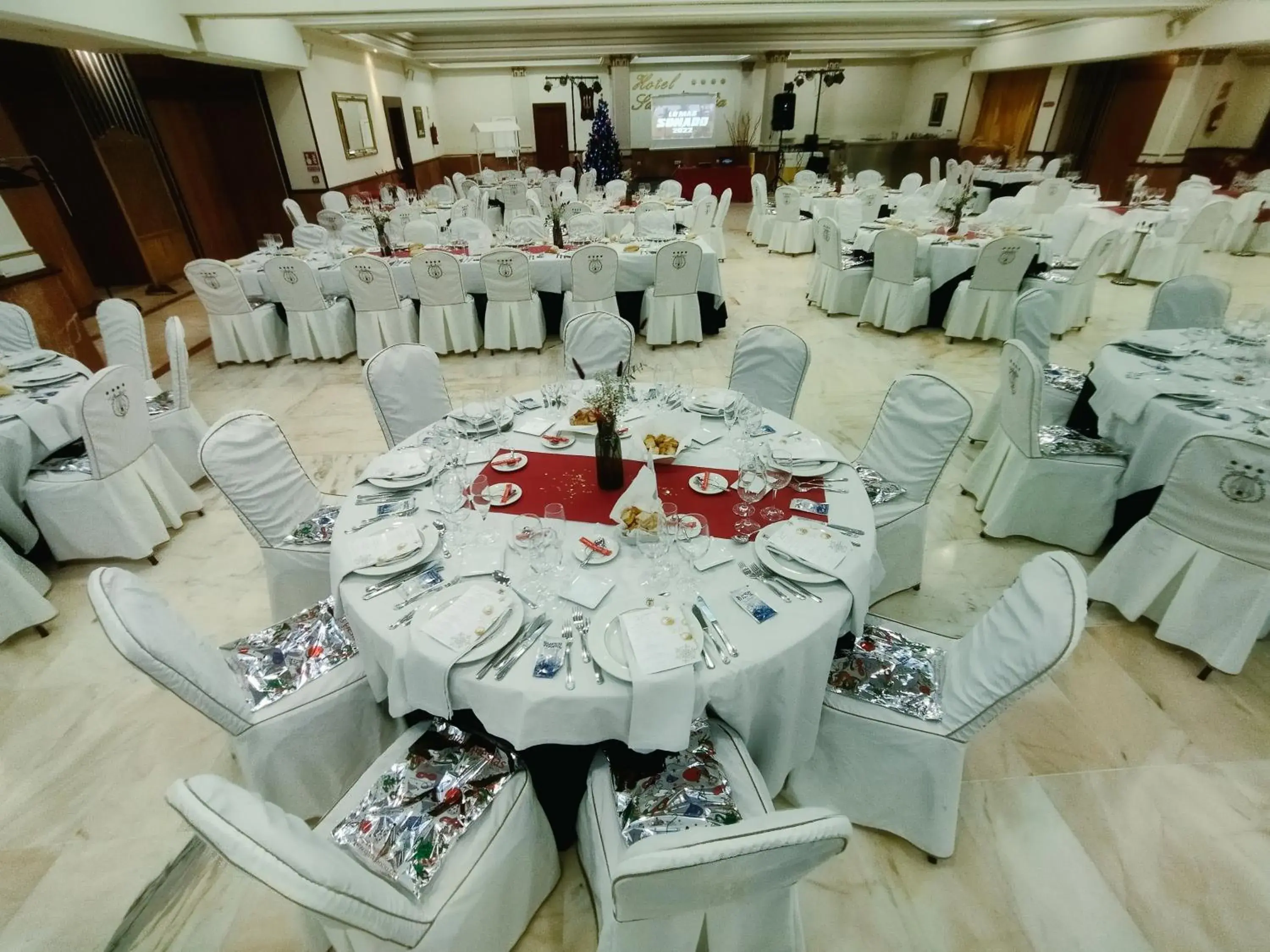 Restaurant/places to eat, Banquet Facilities in Hotel Santa Cecilia