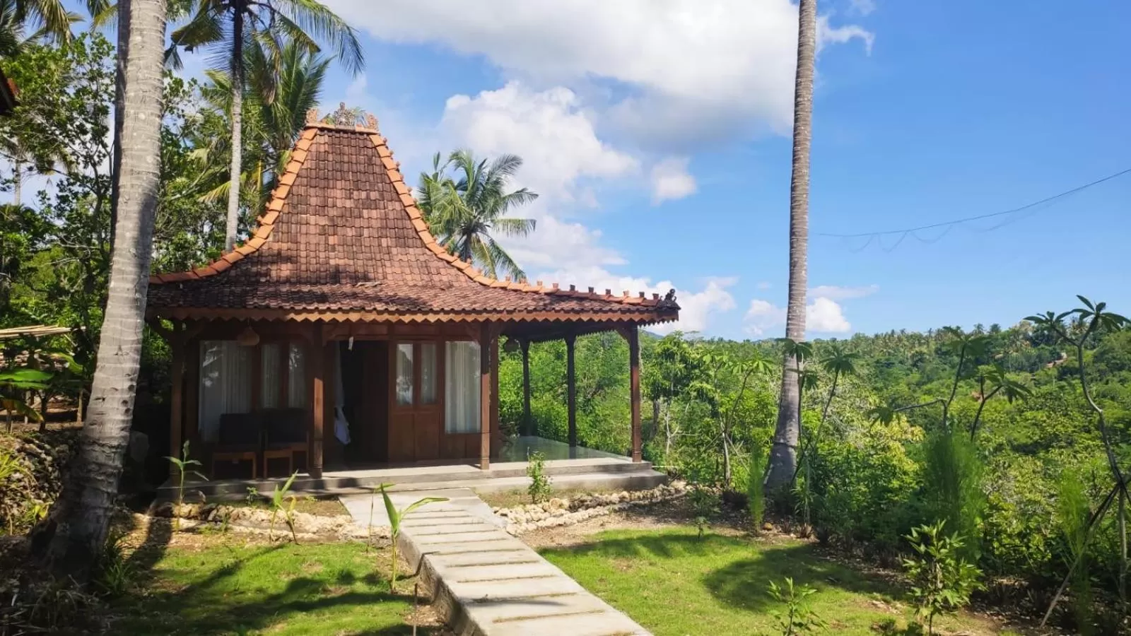Facade/entrance in Tanah Damai Hotel