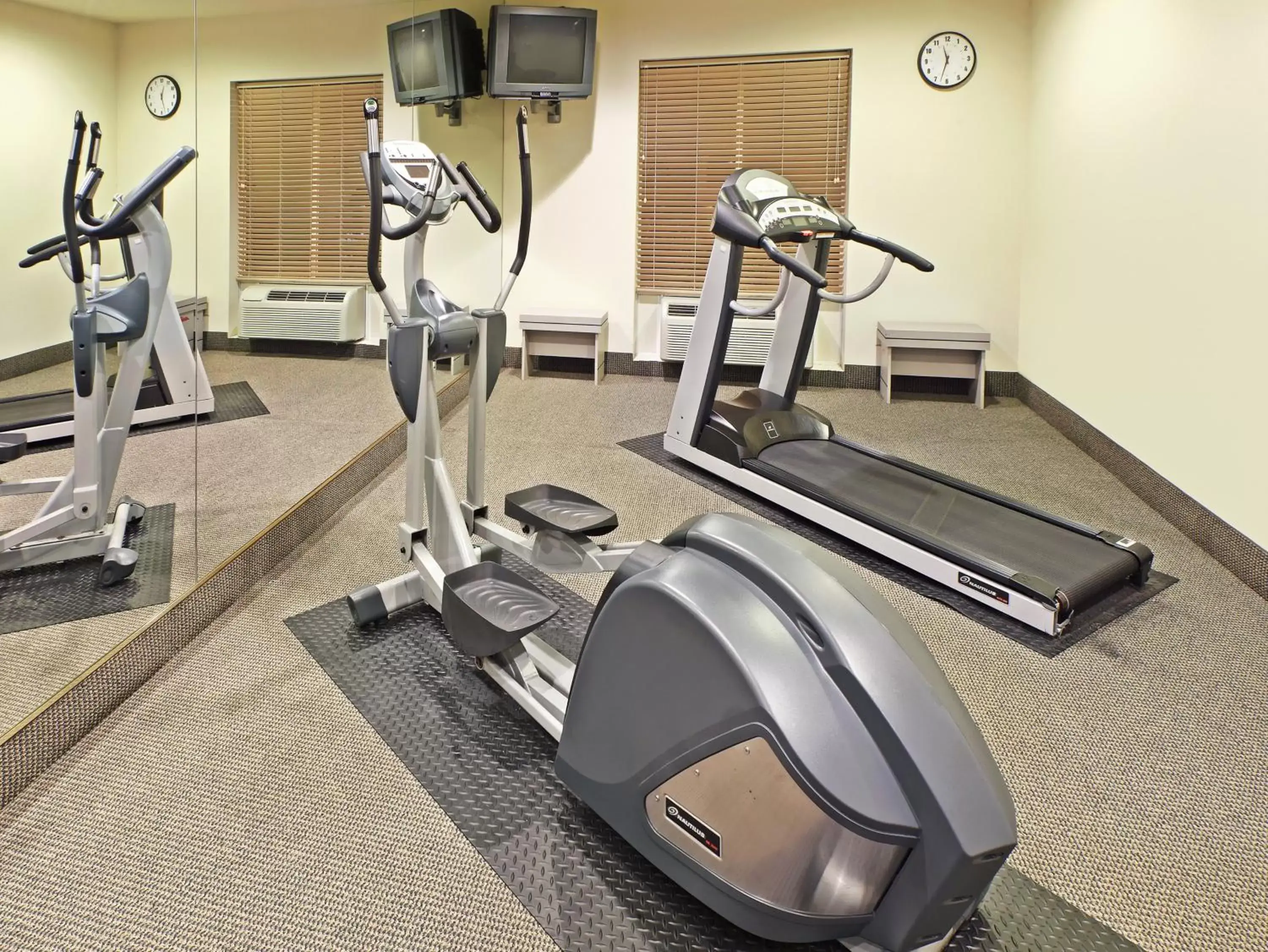 Fitness centre/facilities, Fitness Center/Facilities in Holiday Inn Express Hotels & Suites Mountain Home, an IHG Hotel
