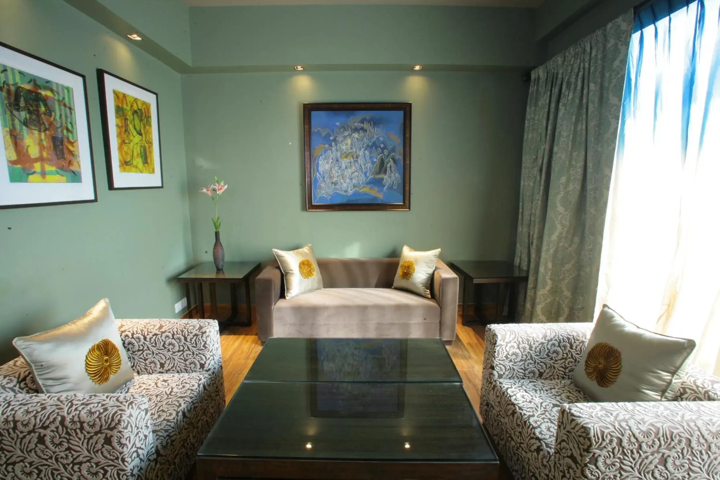 Living room, Bed in juSTa Gurgaon