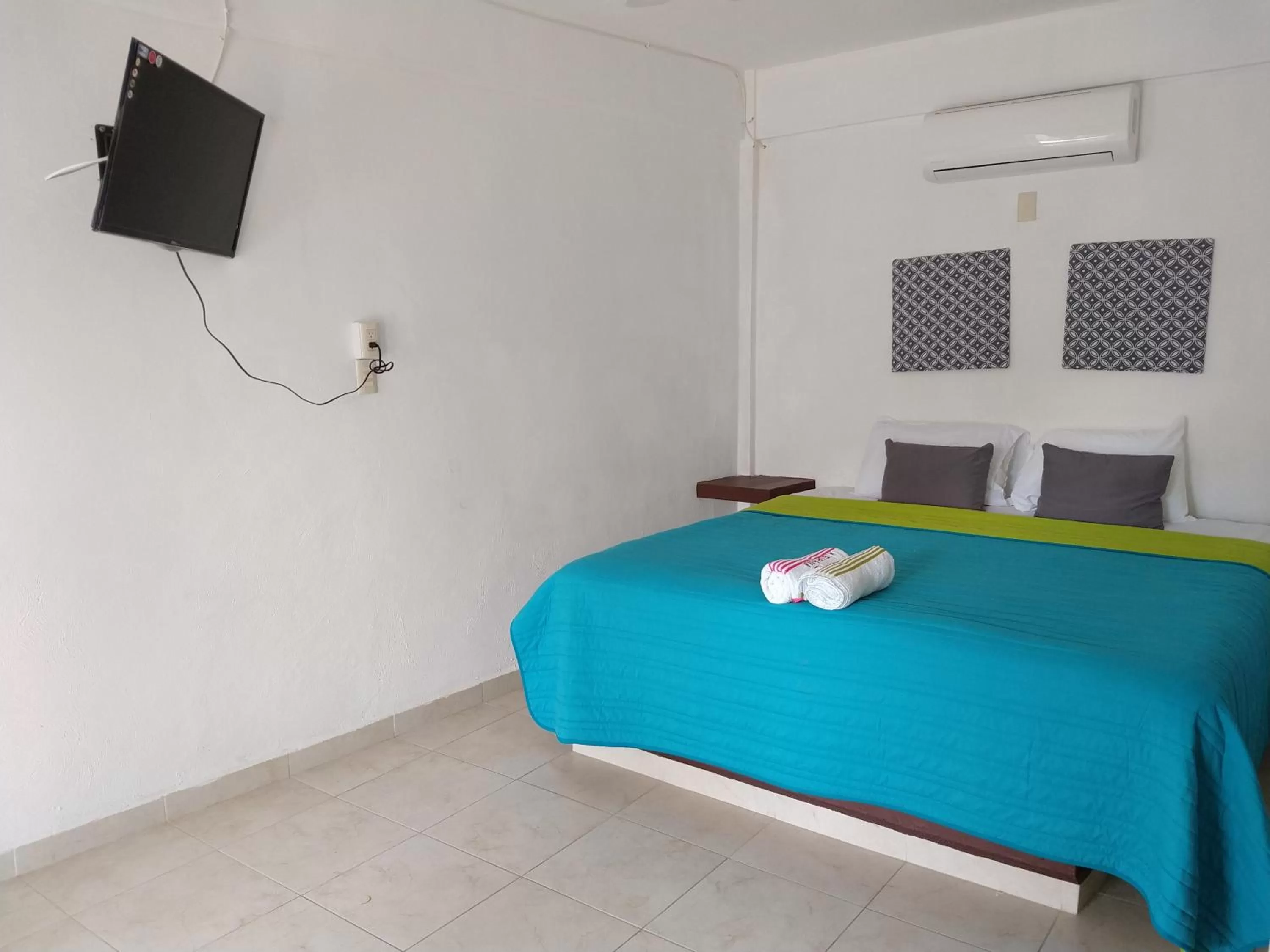 Bed in Hotel España