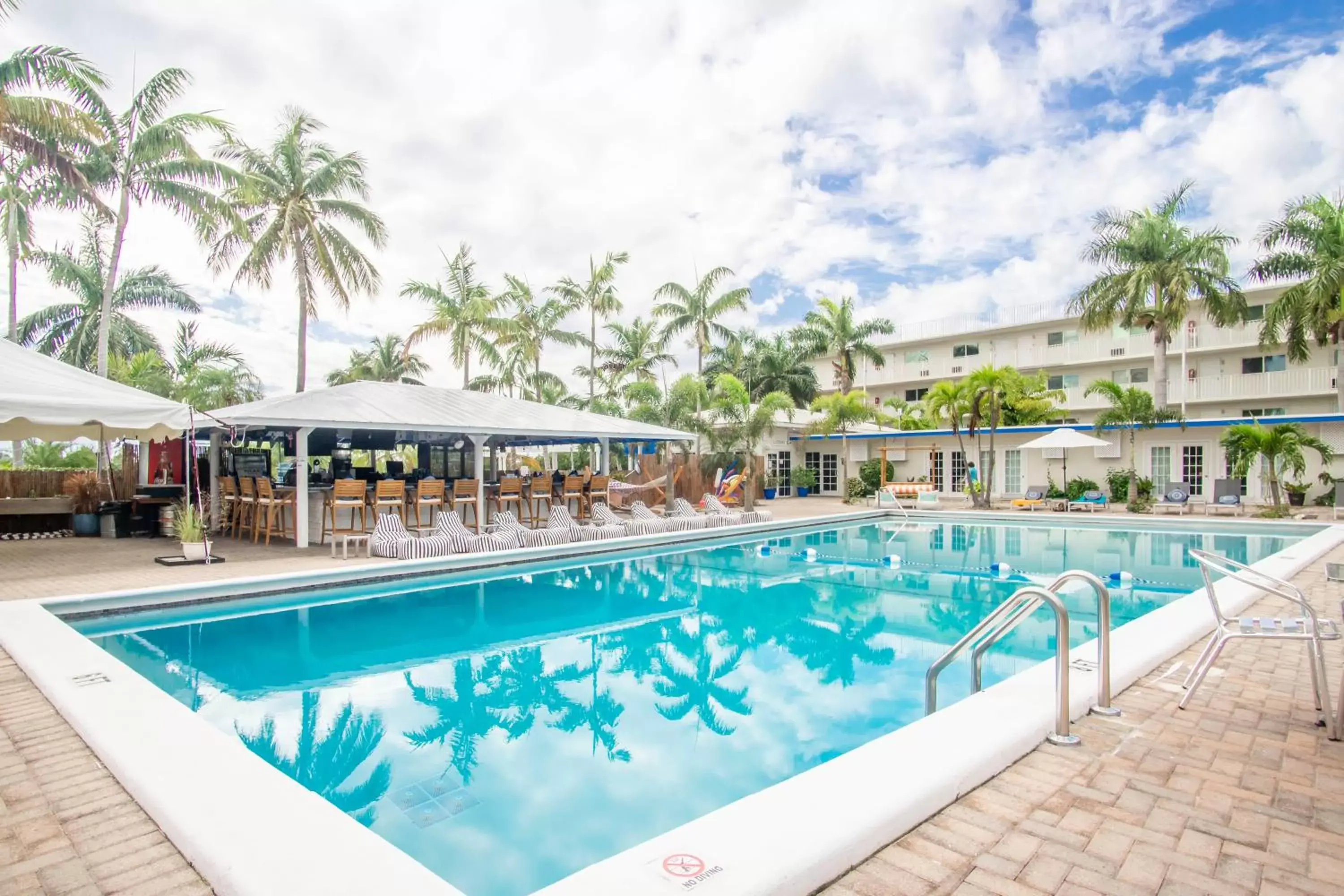 Swimming Pool in Skipjack Resort & Marina