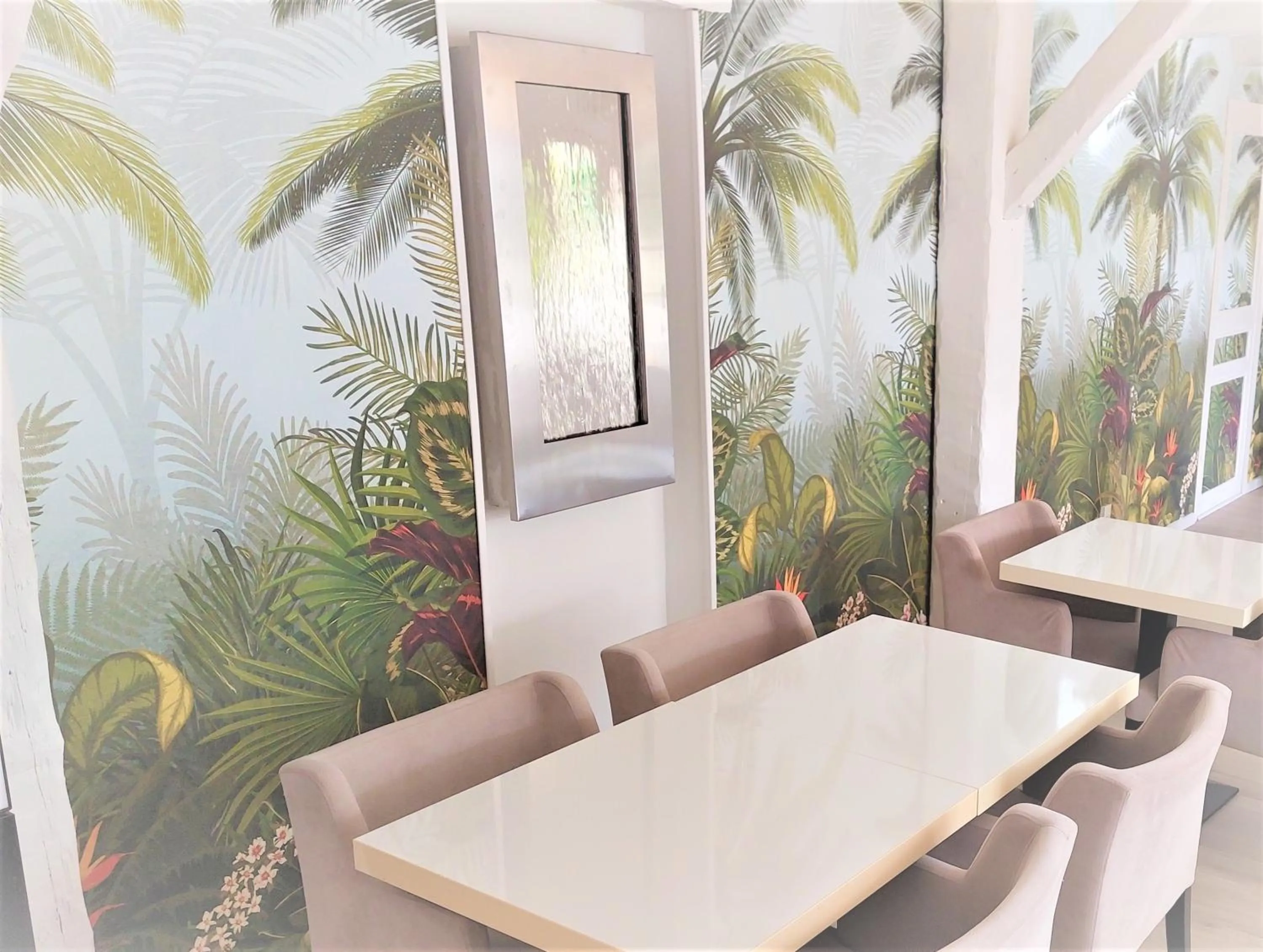 Breakfast in Les Jardins de Bormes, hôtel adult only avec sauna & jacuzzi