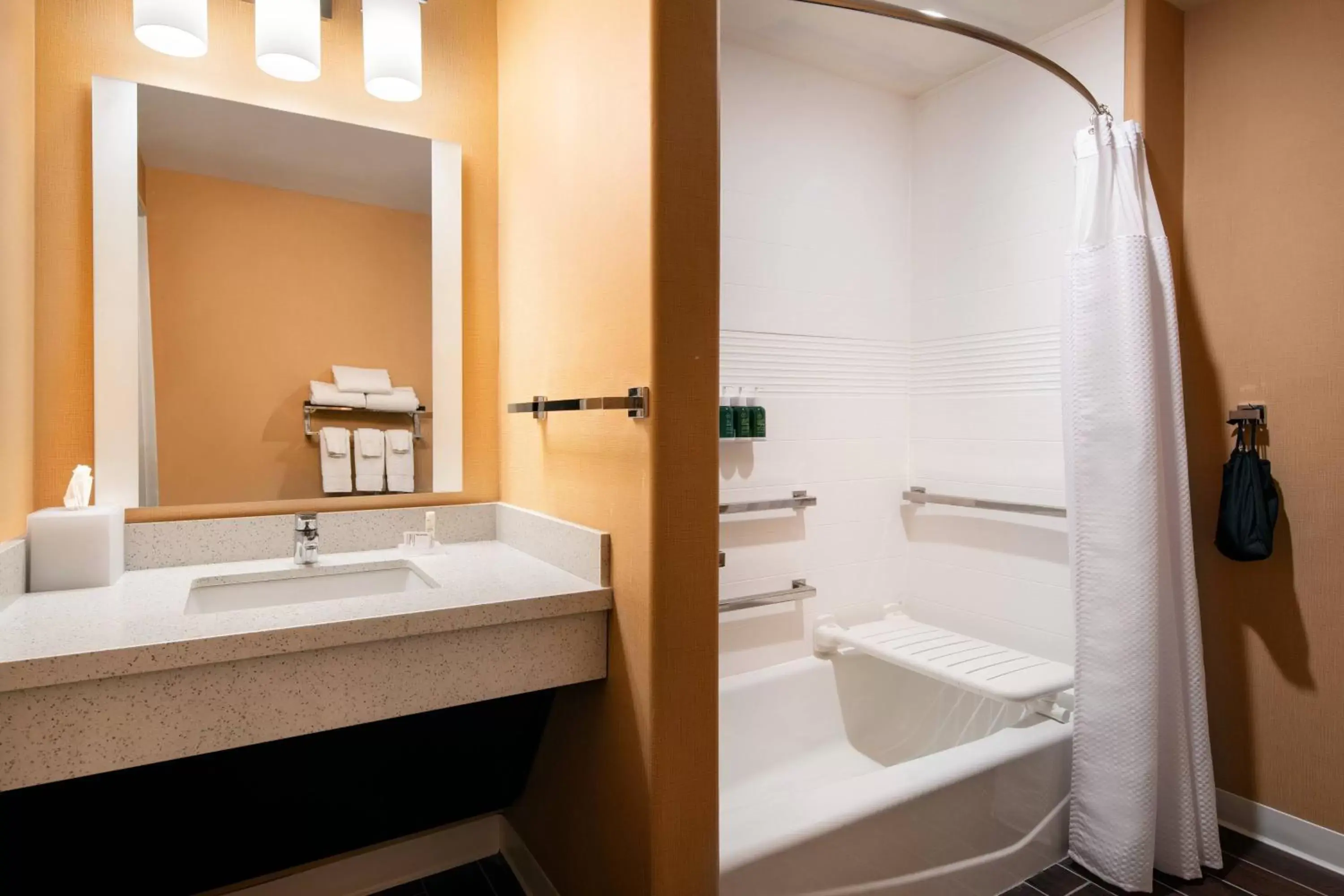 Bathroom in TownePlace Suites Fresno Clovis