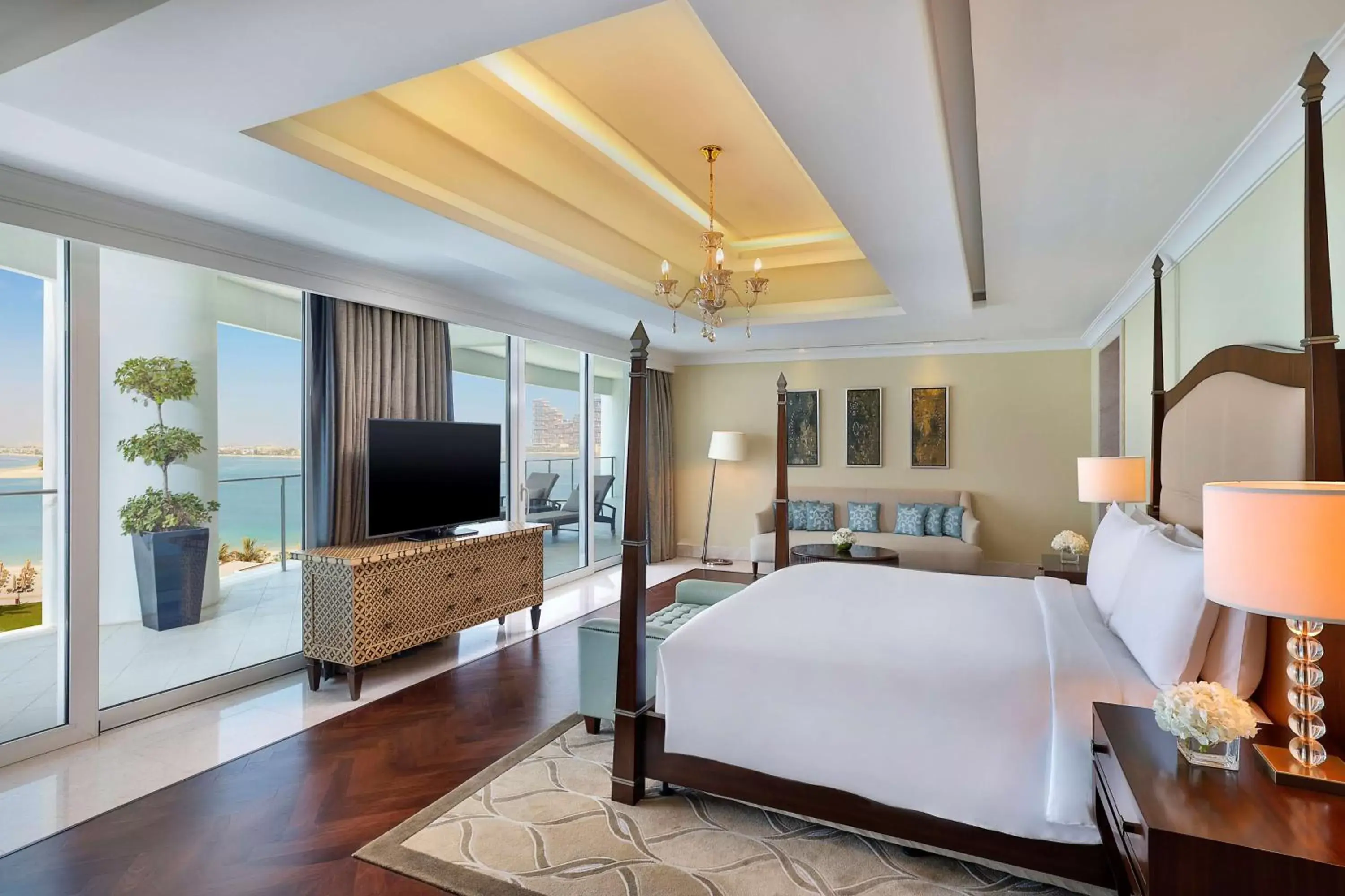 Bedroom, TV/Entertainment Center in Waldorf Astoria Dubai Palm Jumeirah