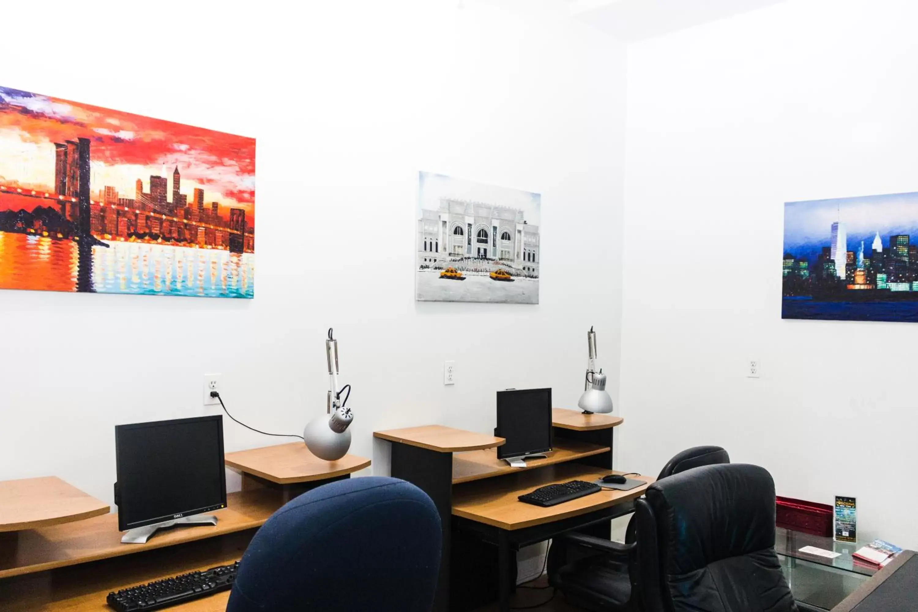 TV and multimedia, Business Area/Conference Room in NY Moore Hostel