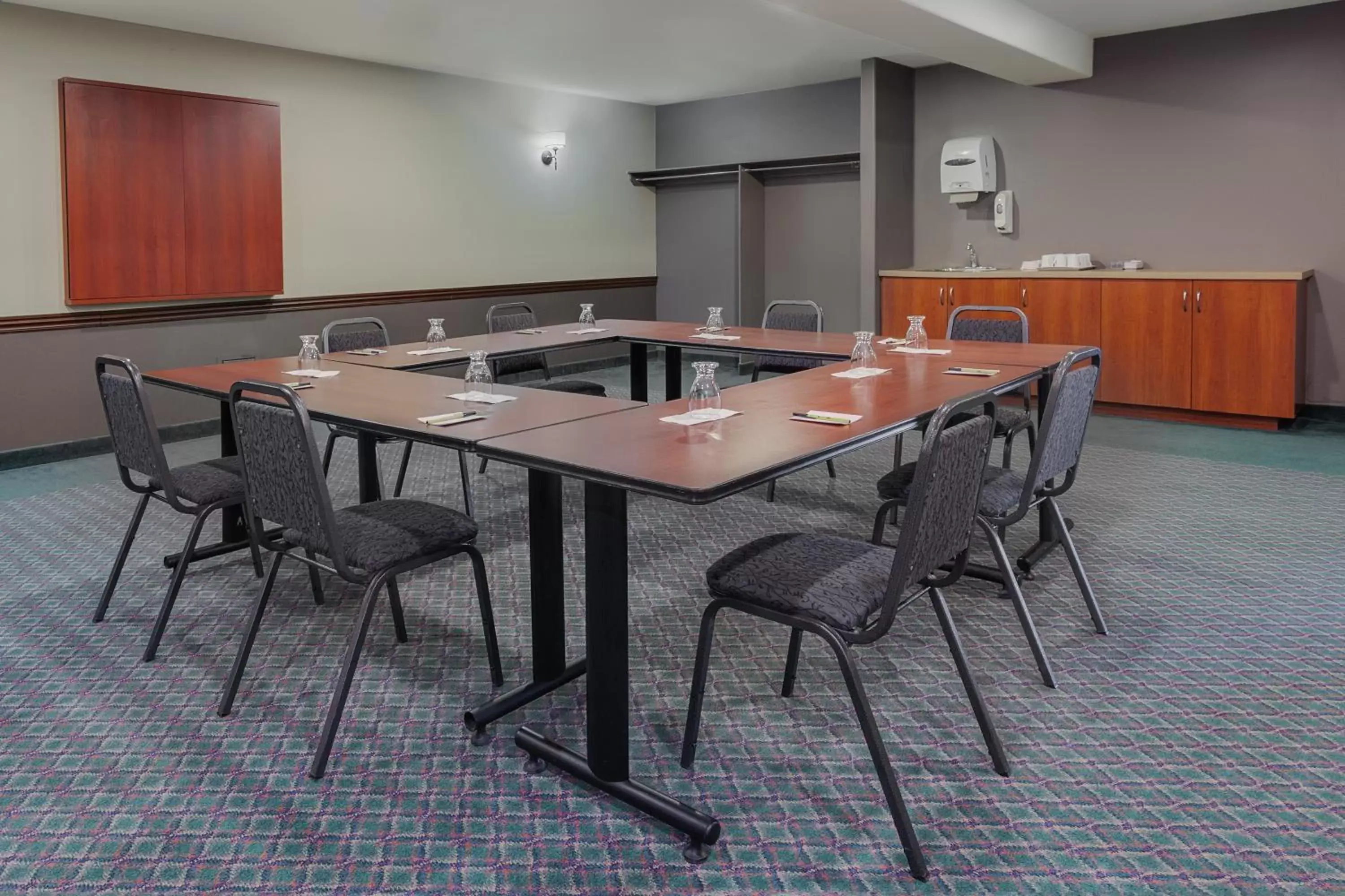 Meeting/conference room in Super 8 by Wyndham Caraquet