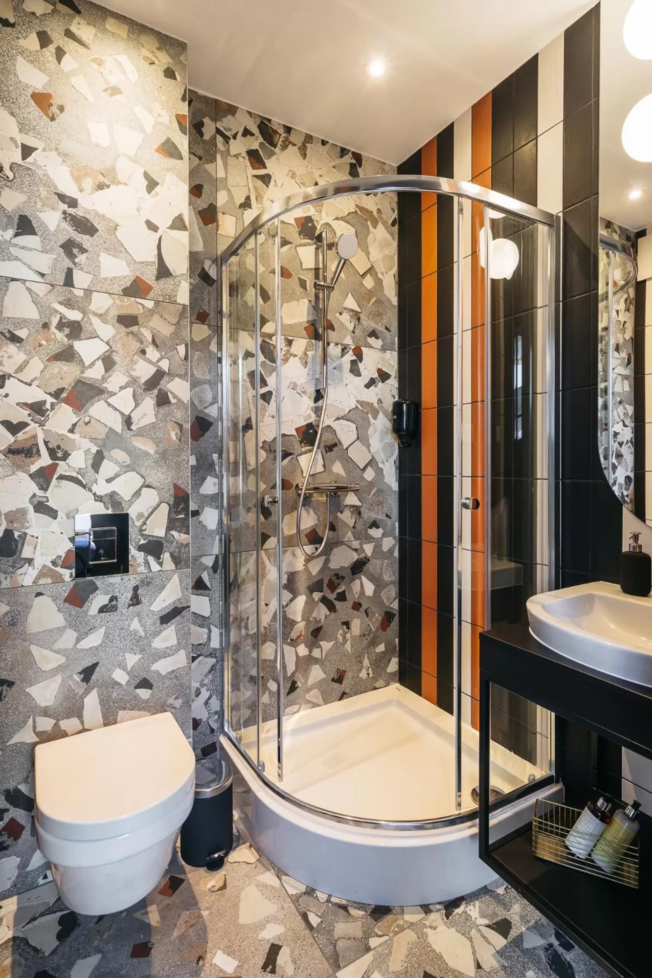 Shower, Bathroom in Estery12 by Loft Affair