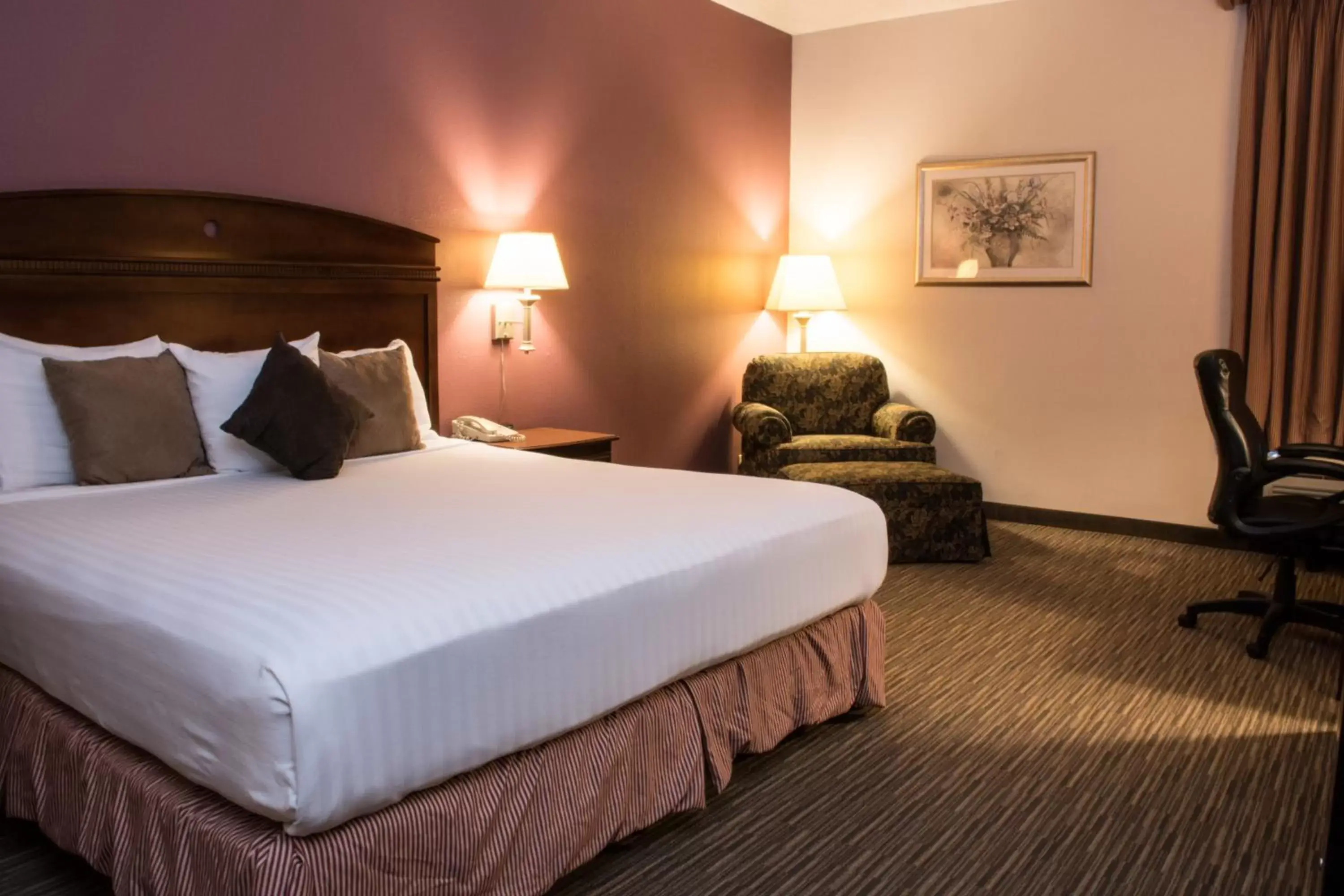 Bedroom, Room Photo in Greenstay Hotel & Suites Central