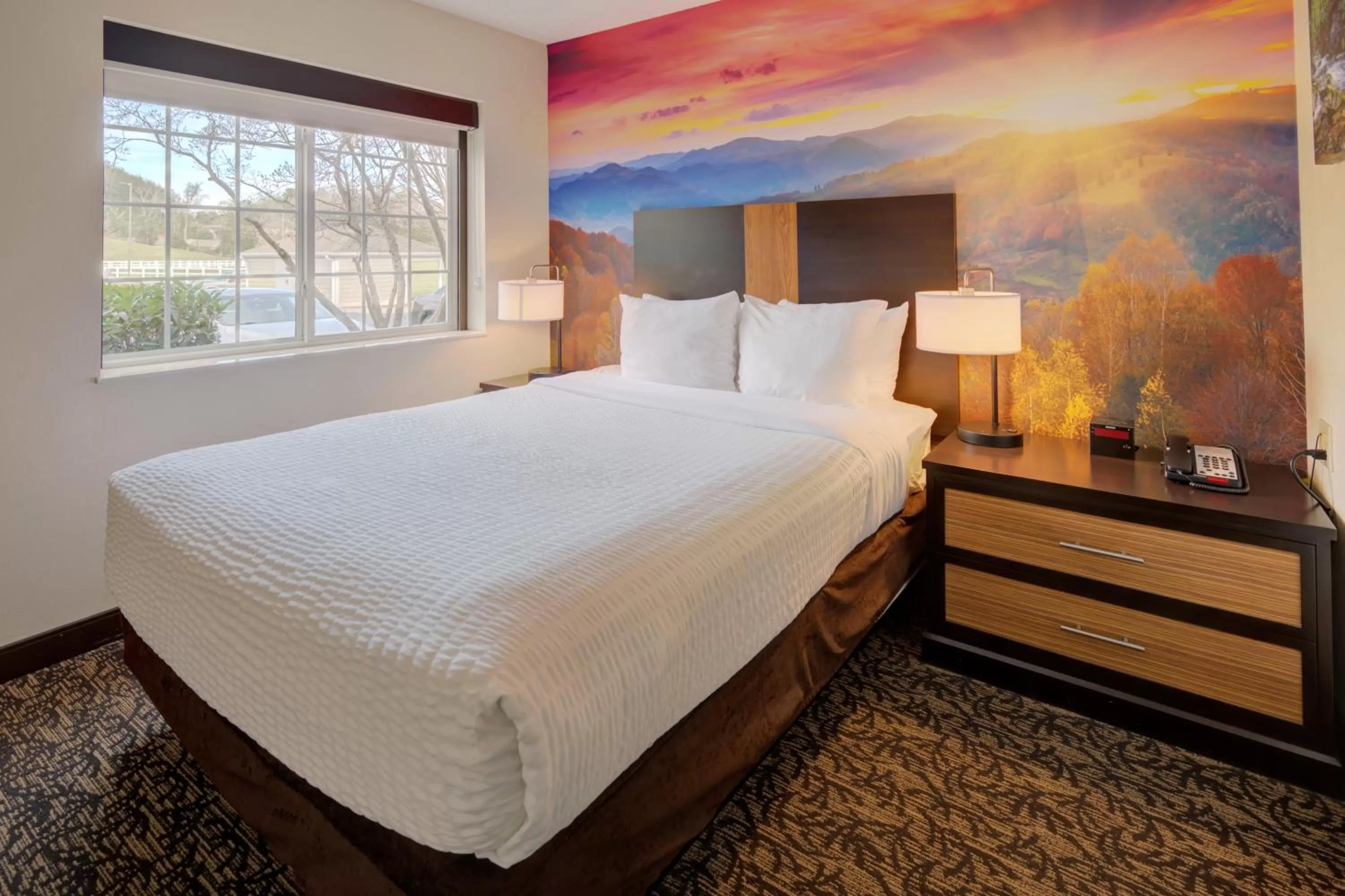 Bed in LeConte Hotel & Convention Center, an Ascend Collection Hotel