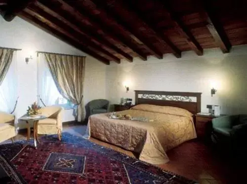 Photo of the whole room in Bes Hotel Bergamo La Muratella