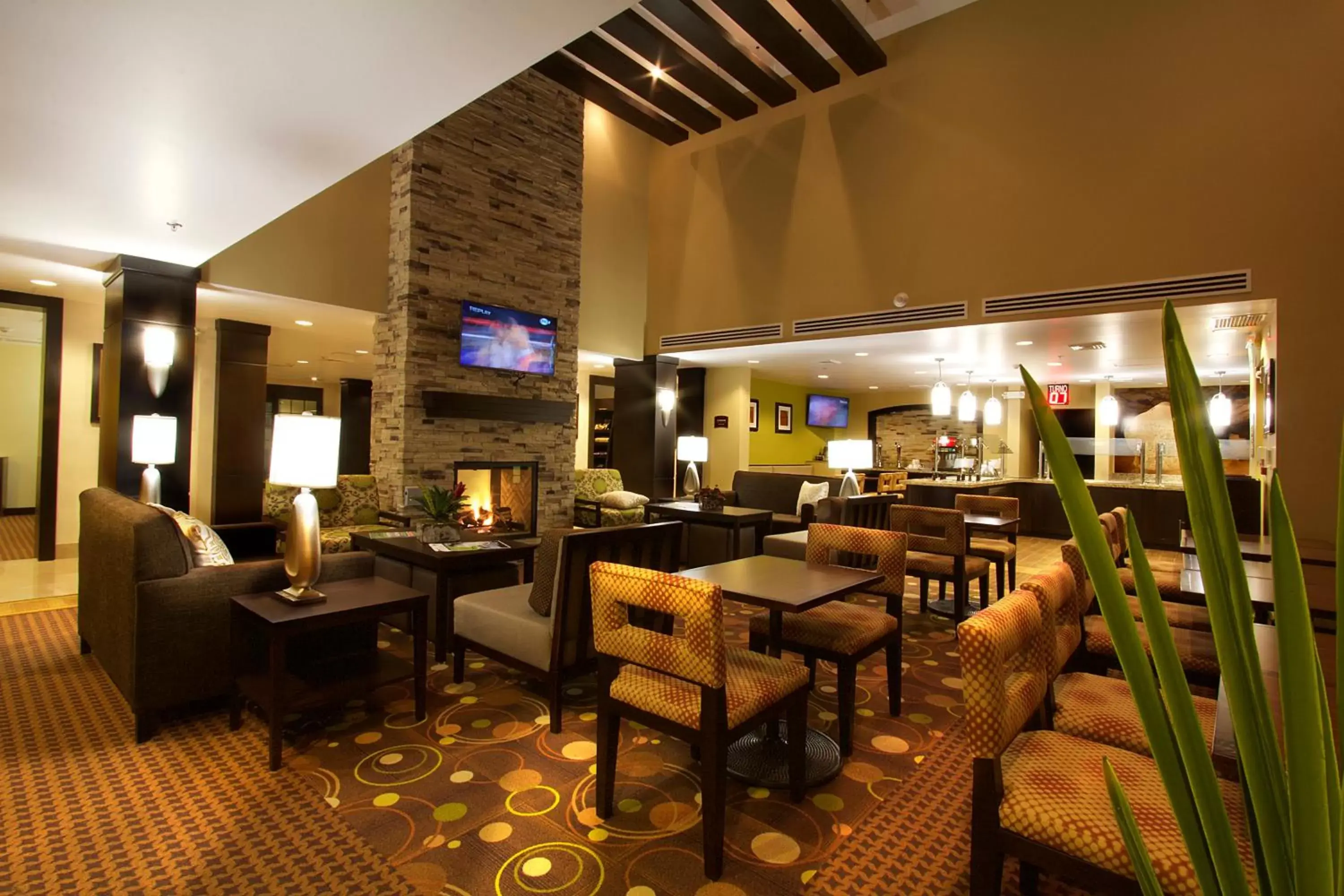 Restaurant/Places to Eat in Staybridge Suites Chihuahua, an IHG Hotel