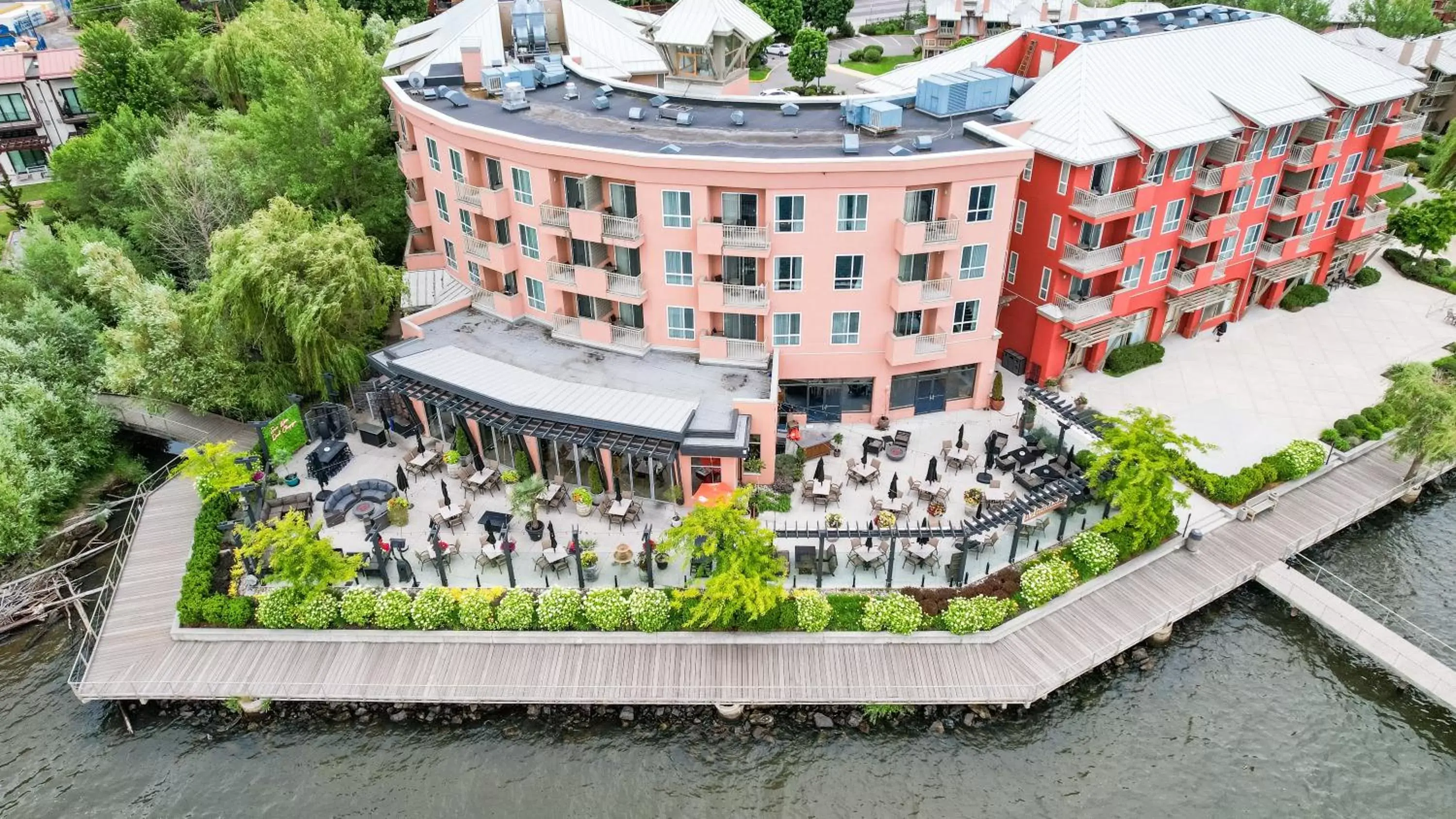 Property building in Manteo at Eldorado Resort Property building in Manteo at Eldorado Resort