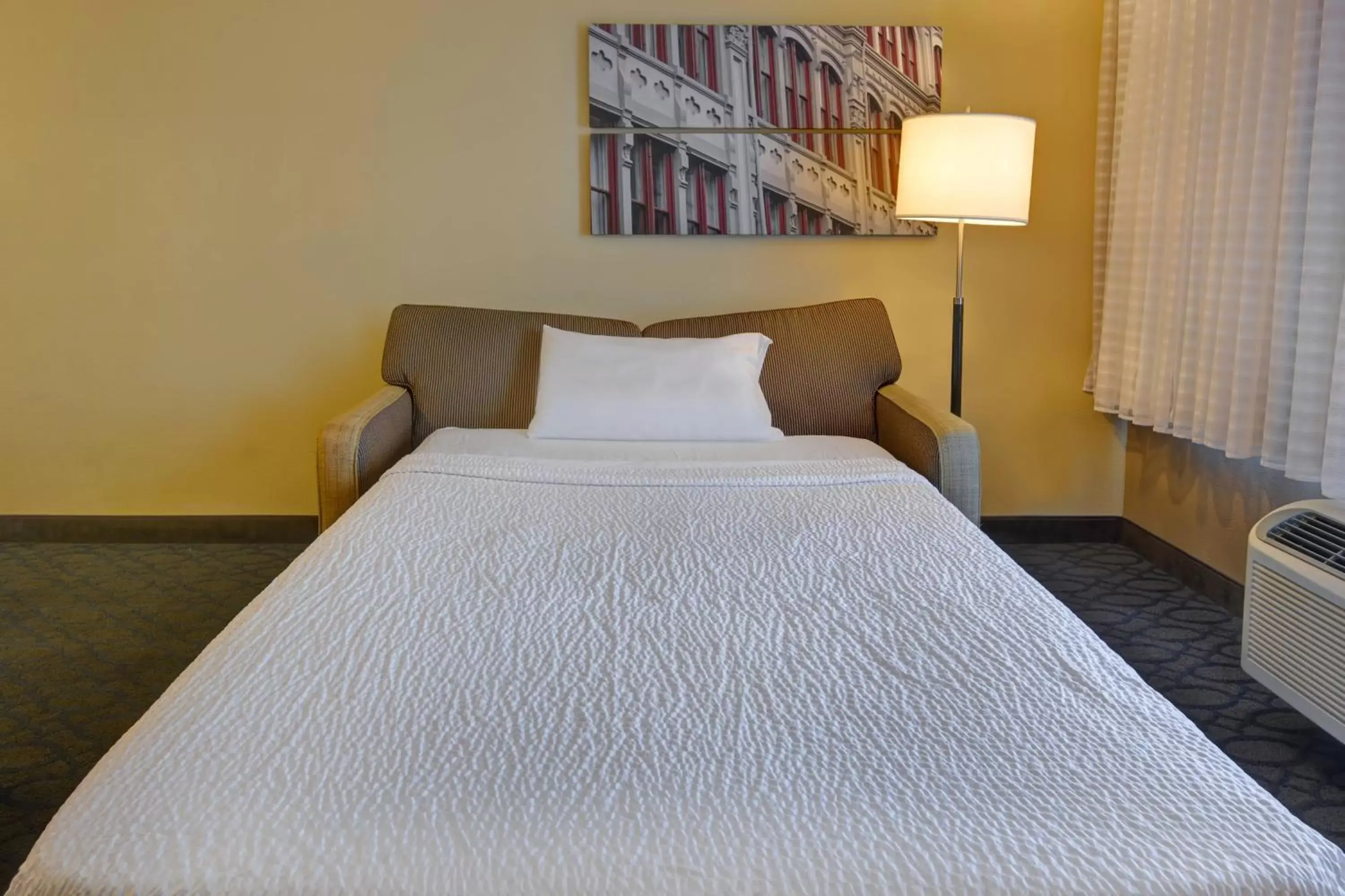 Bedroom, Bed in TownePlace Suites by Marriott Alexandria