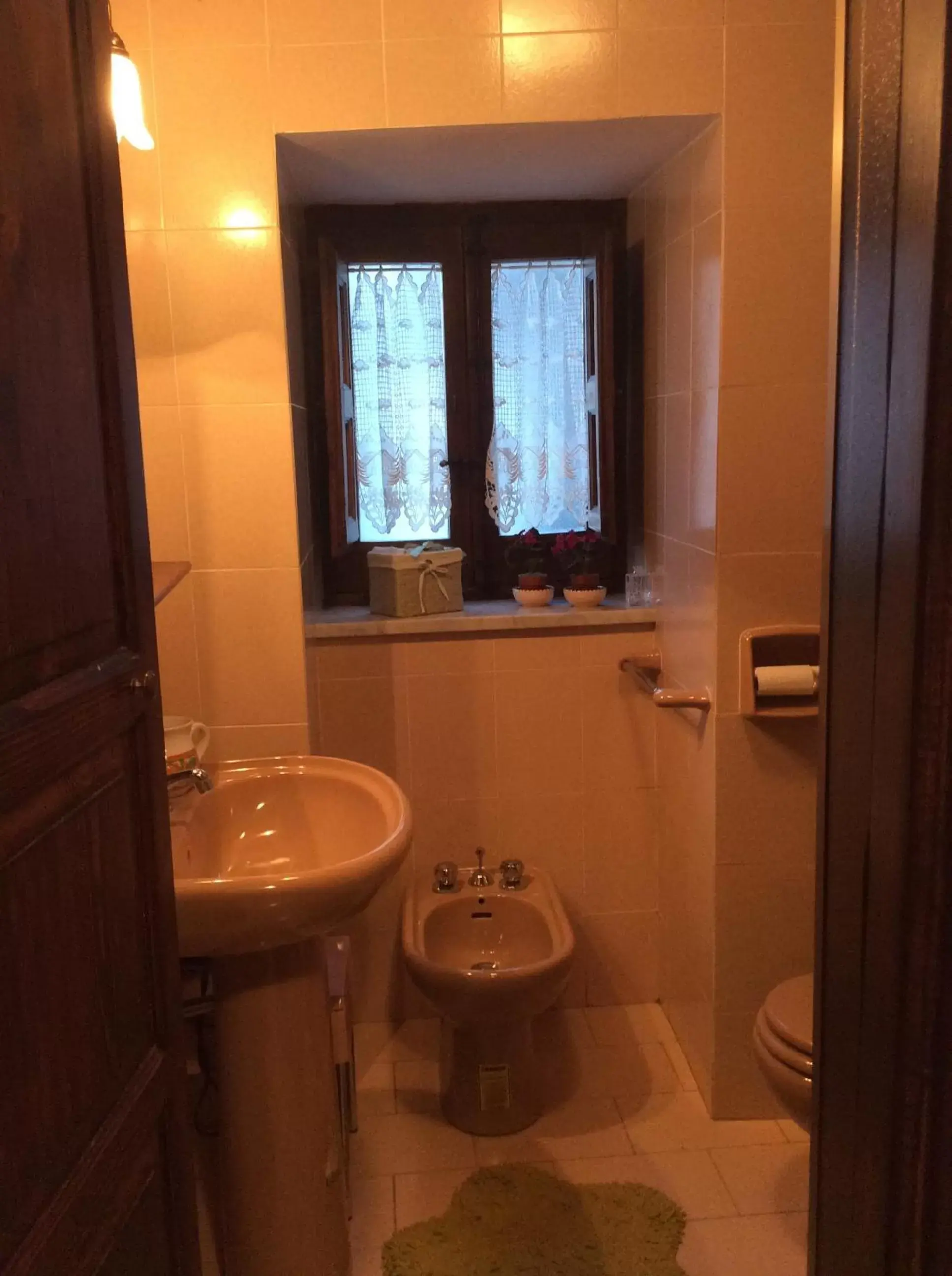Bathroom in La Casa del Pittore di Petralia