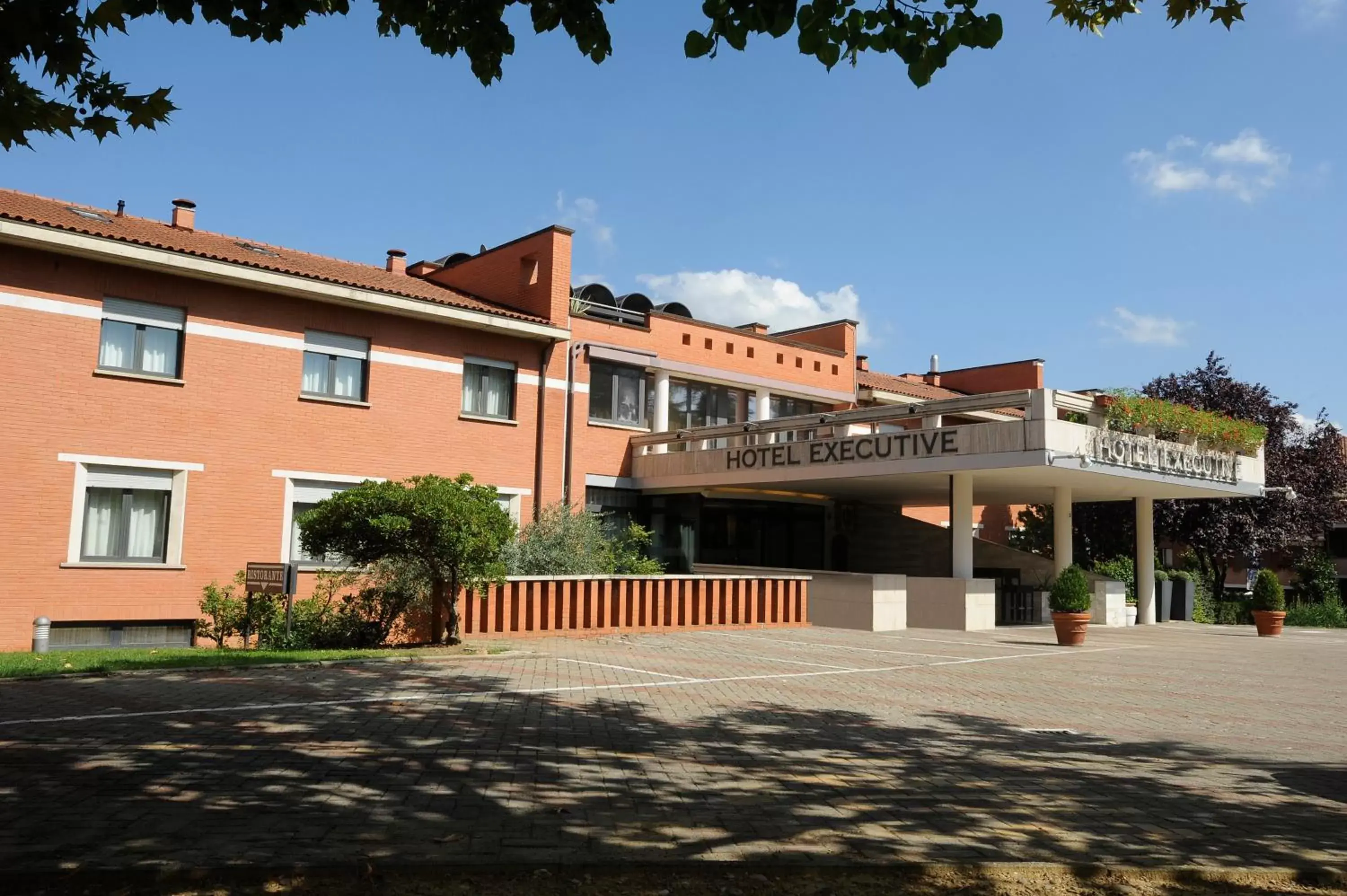 Facade/entrance, Property Building in Hotel Executive