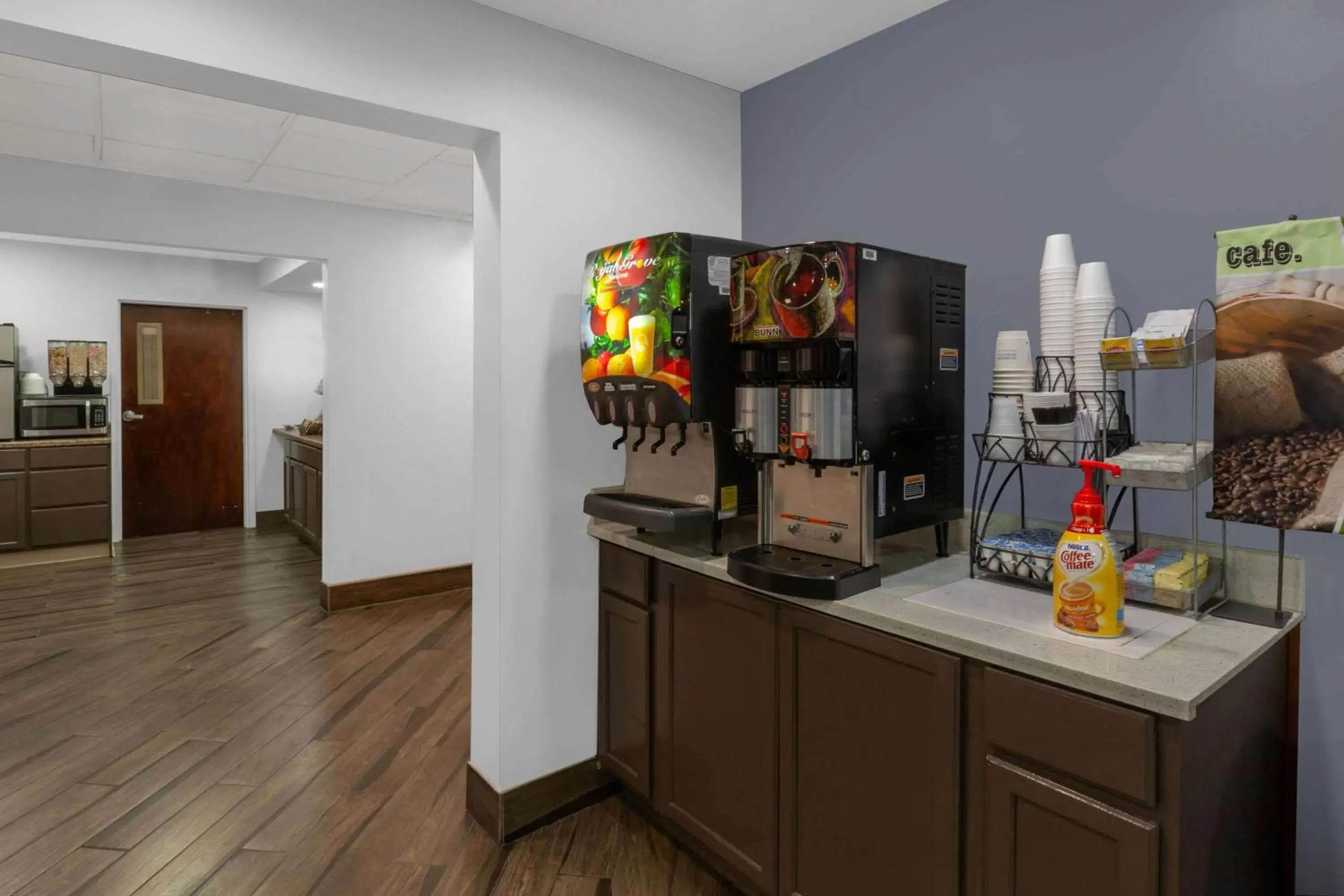 Restaurant/places to eat in Microtel Inn Suite by Wyndham BWI Airport