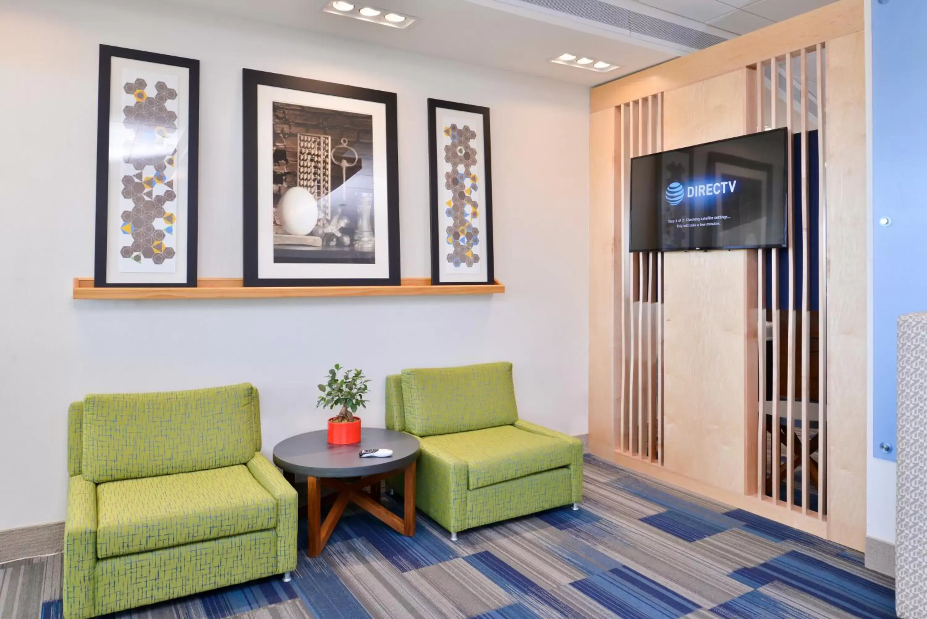 Property building, Seating Area in Holiday Inn Express & Suites Trinity, an IHG Hotel