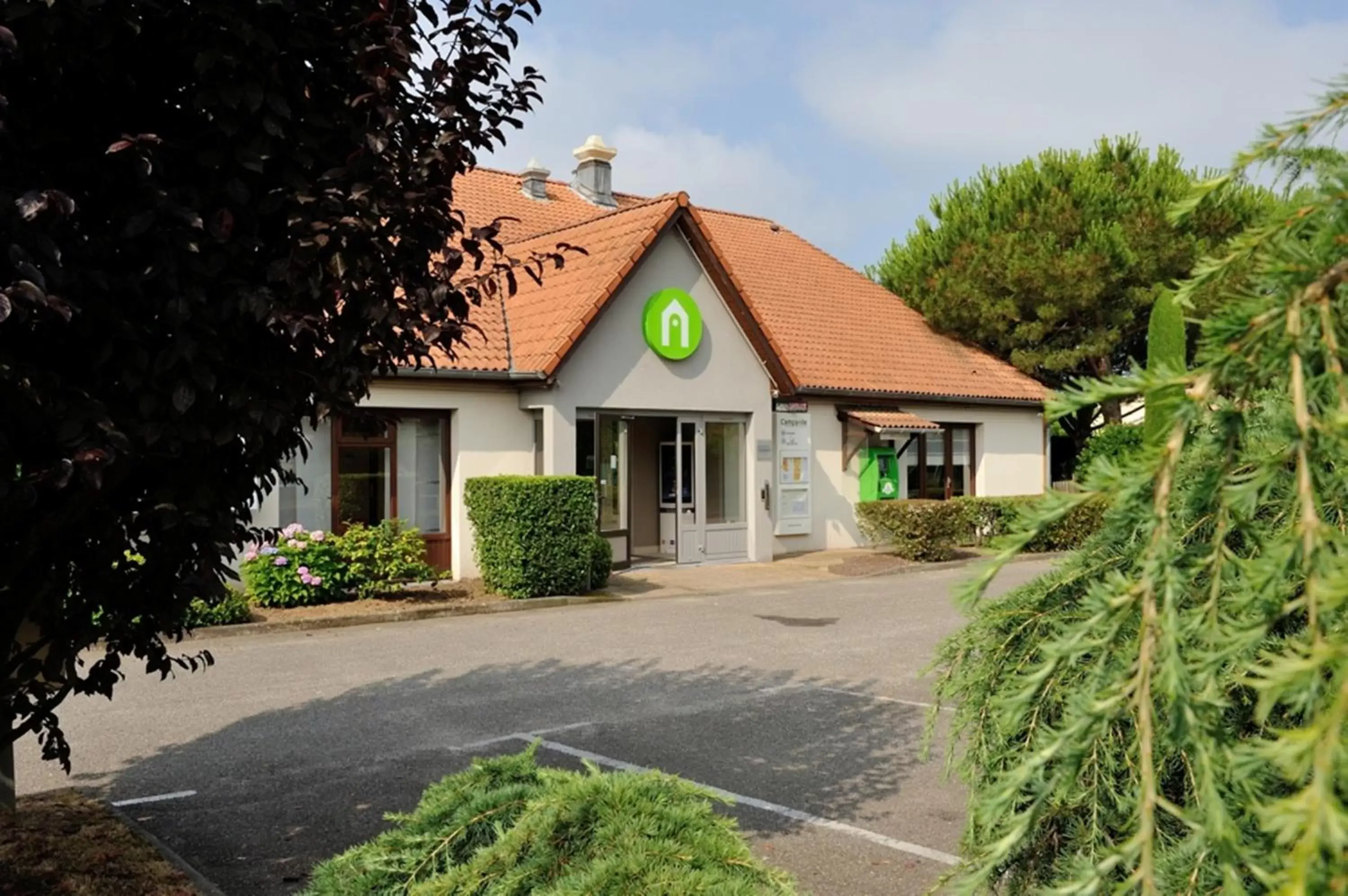 Facade/entrance, Property Building in Campanile Marmande