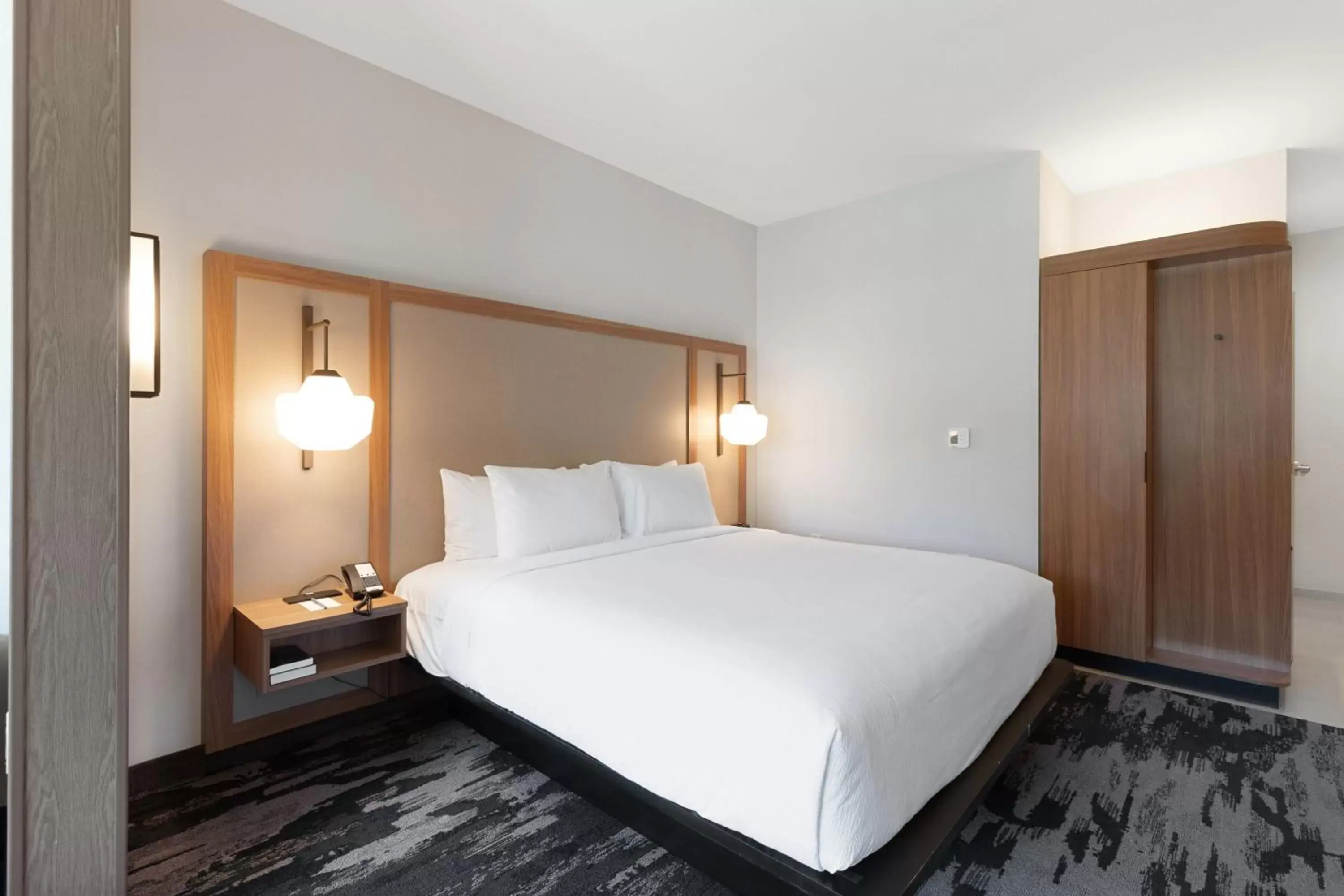 Photo of the whole room, Bed in Fairfield by Marriott Inn & Suites San Francisco Pacifica