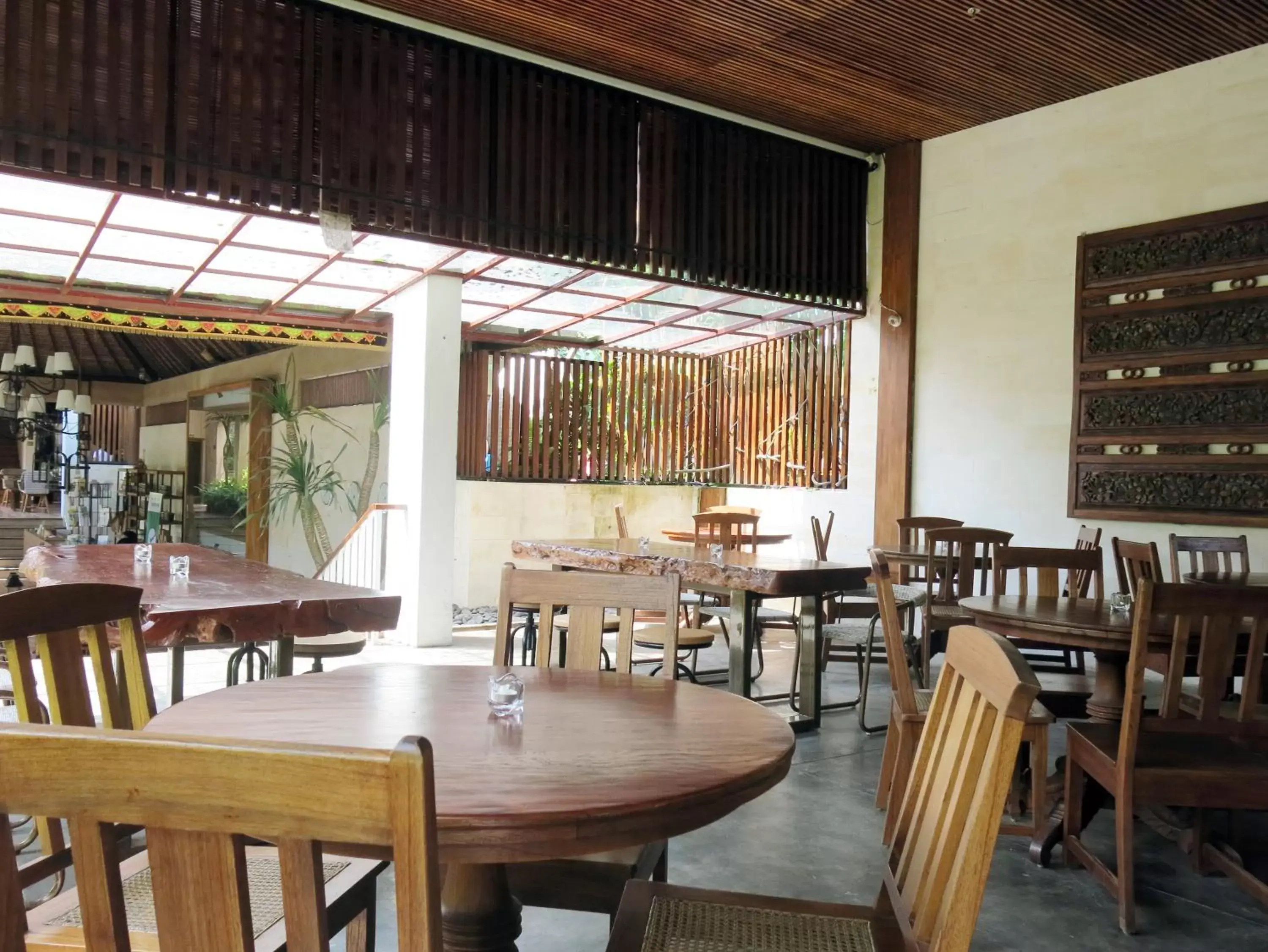 Restaurant/Places to Eat in Hotel Puriartha Ubud - CHSE Certified