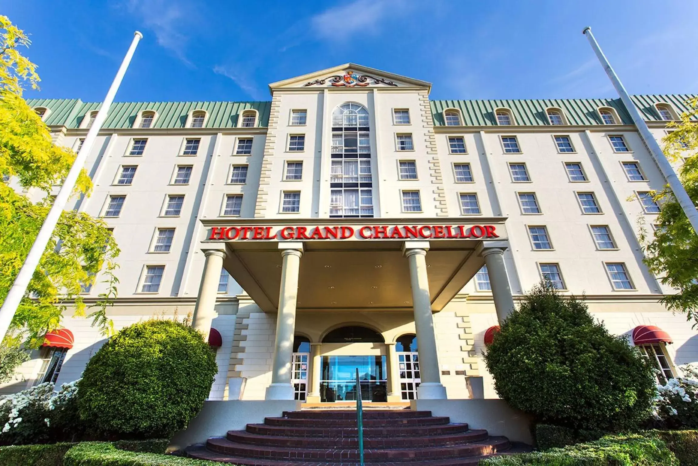 Facade/entrance in Hotel Grand Chancellor Launceston