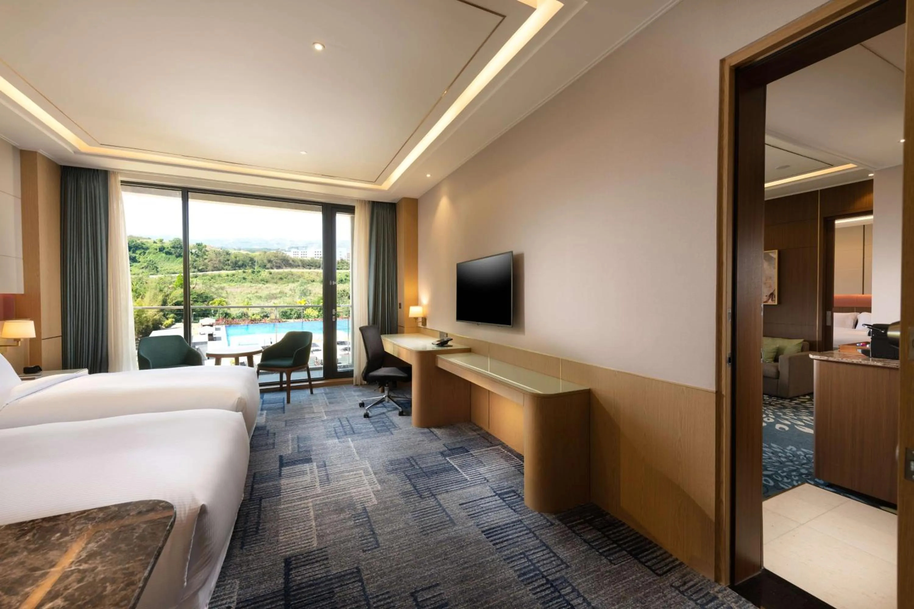 Bedroom, Bed in Hilton Clark Sun Valley Resort