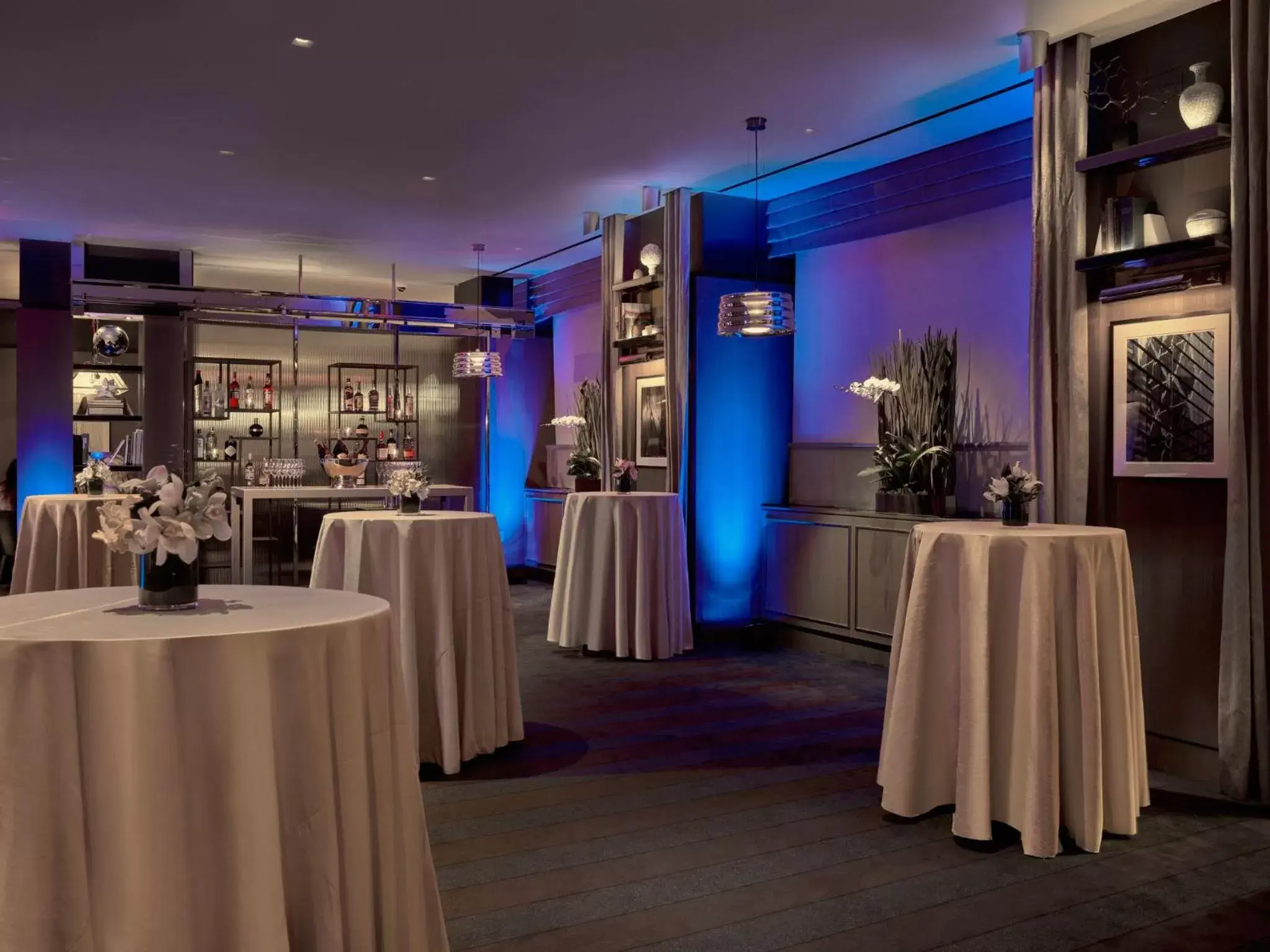 Restaurant/places to eat, Banquet Facilities in Loews Regency New York Hotel