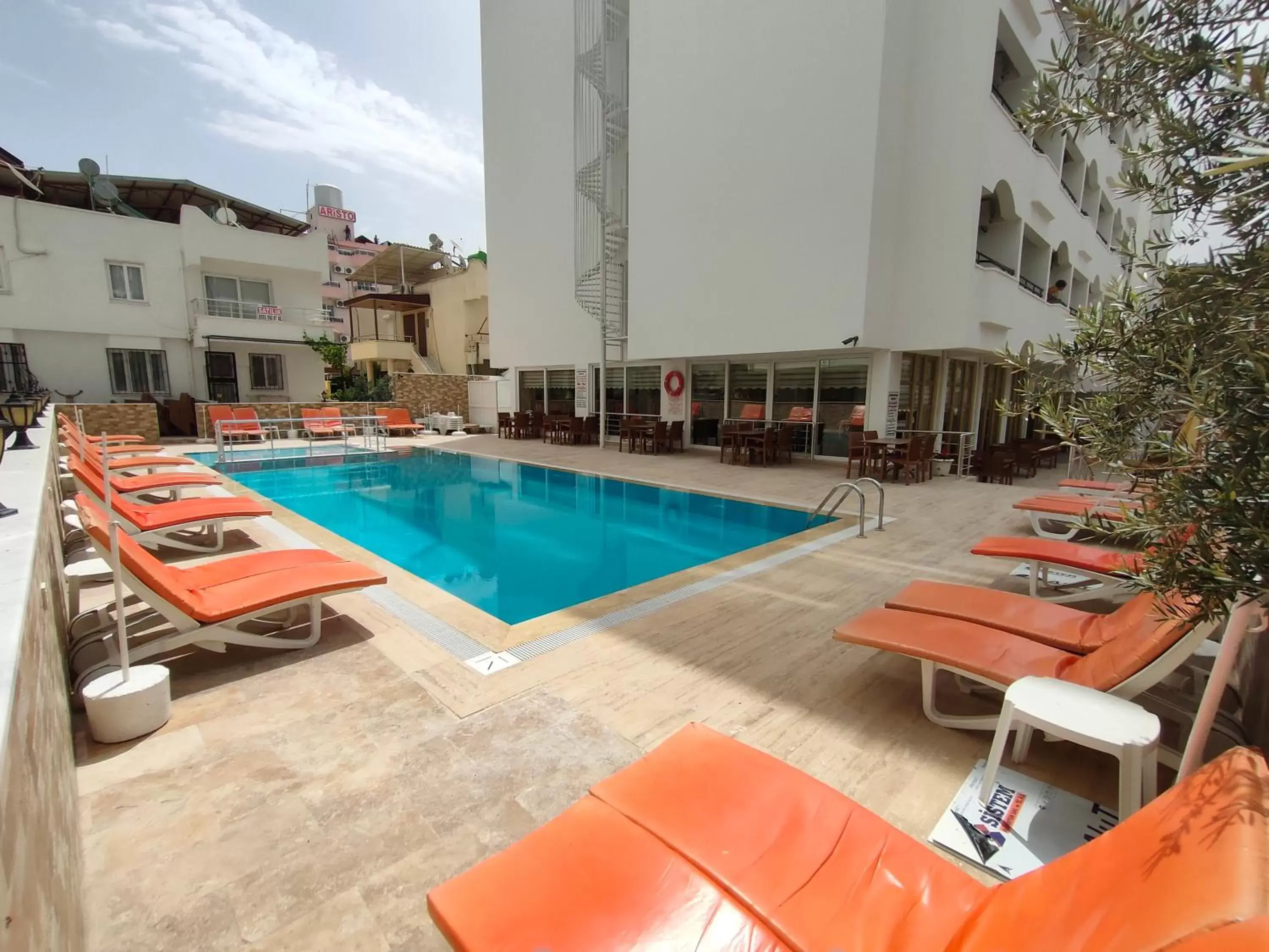 Swimming Pool in Altinersan Hotel