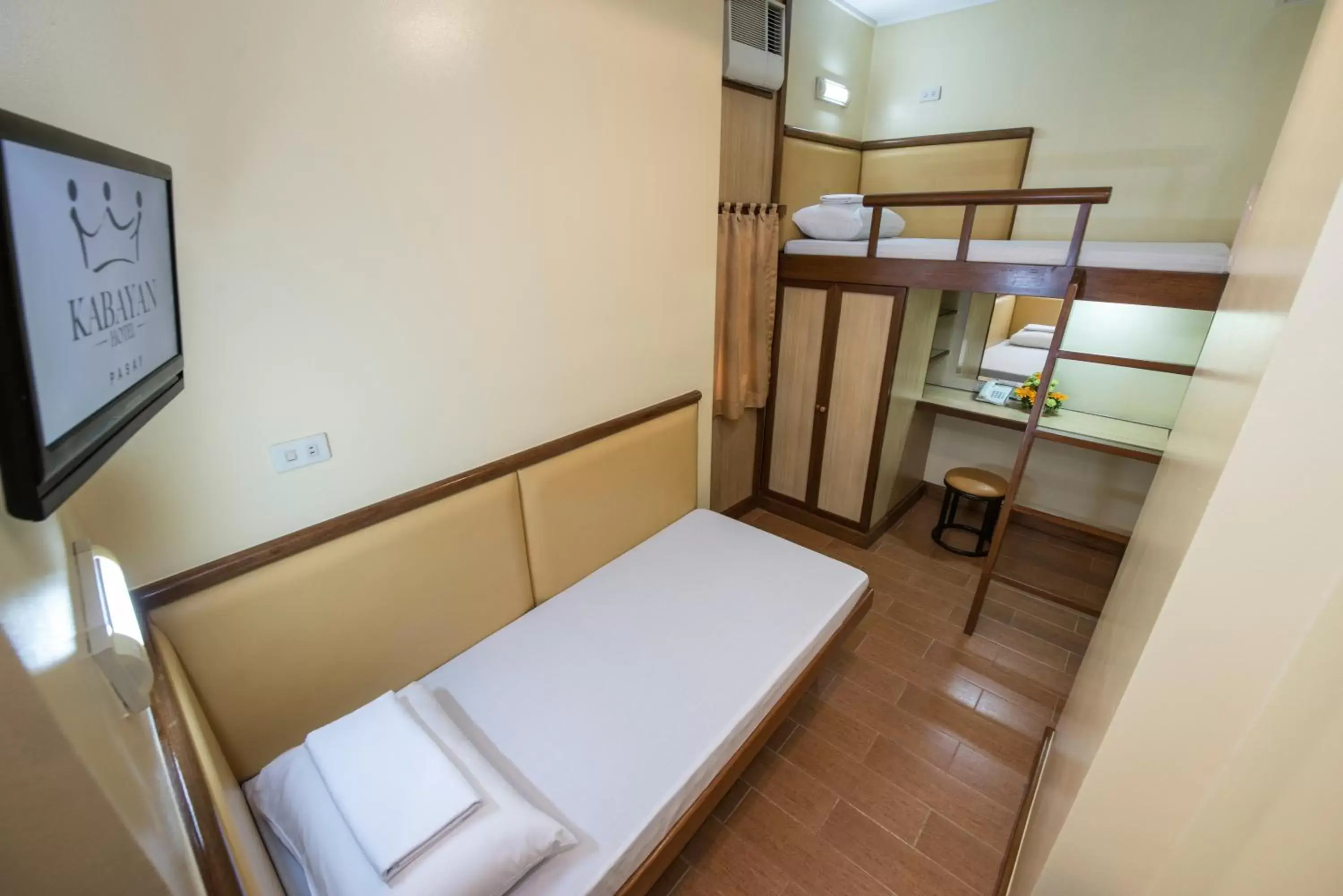 Bunk Bed in Kabayan Hotel Pasay