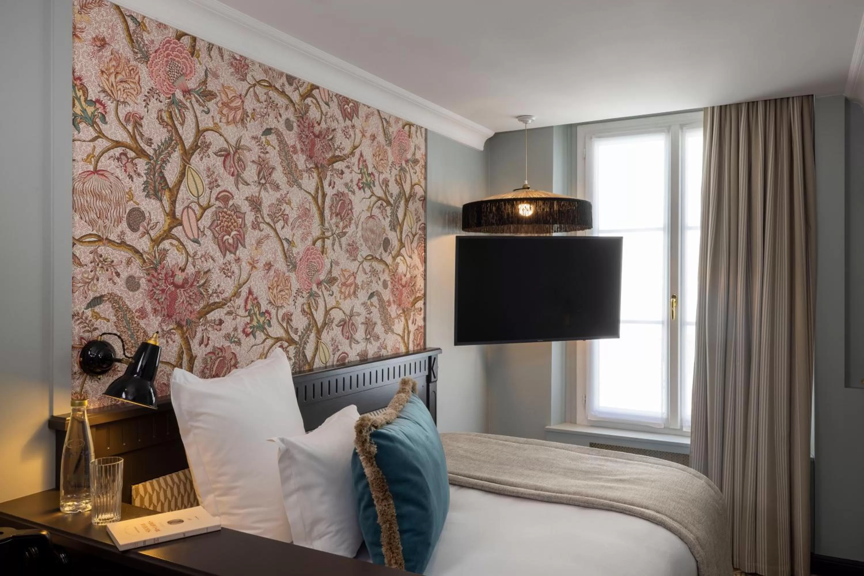 Bedroom, TV/Entertainment Center in Hotel Bloum