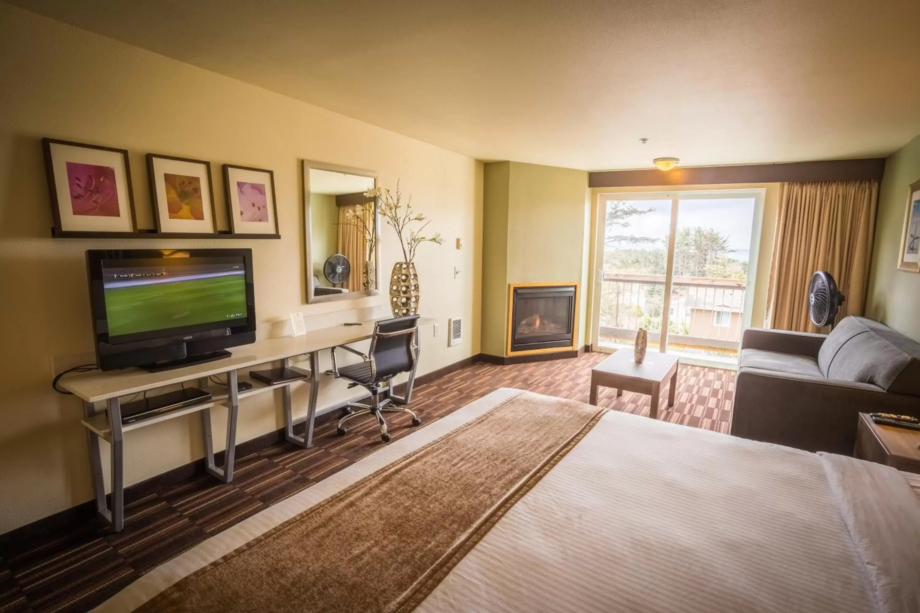 Bed in Inn at Wecoma Bed in Inn at Wecoma